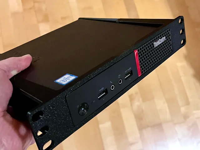 Lenovo ThinkCentre M 10" Rack Mount