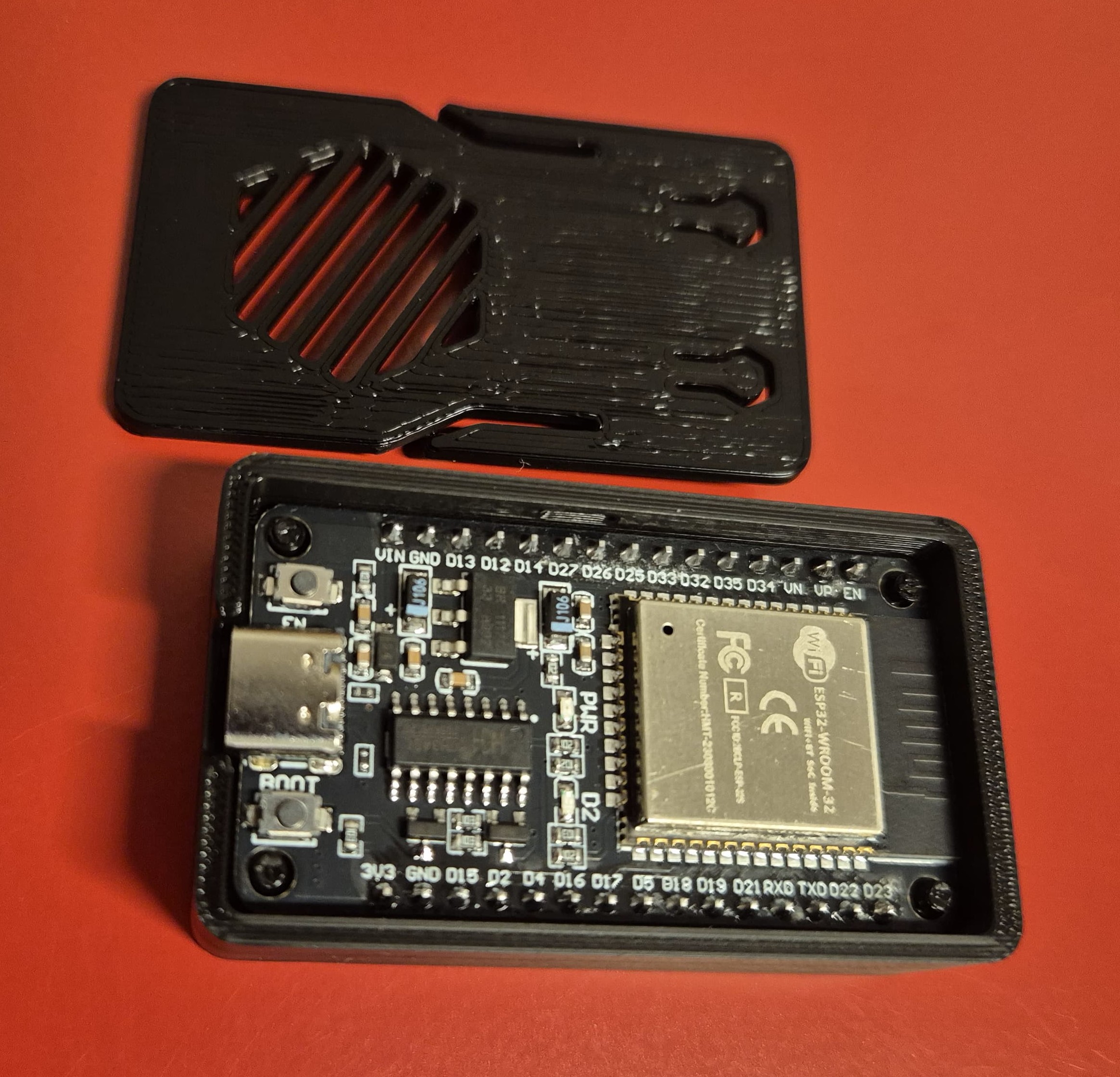 ESP32-WROOM-32 (USB-C) Box with Lid, no pin holes 3D model thumbnail