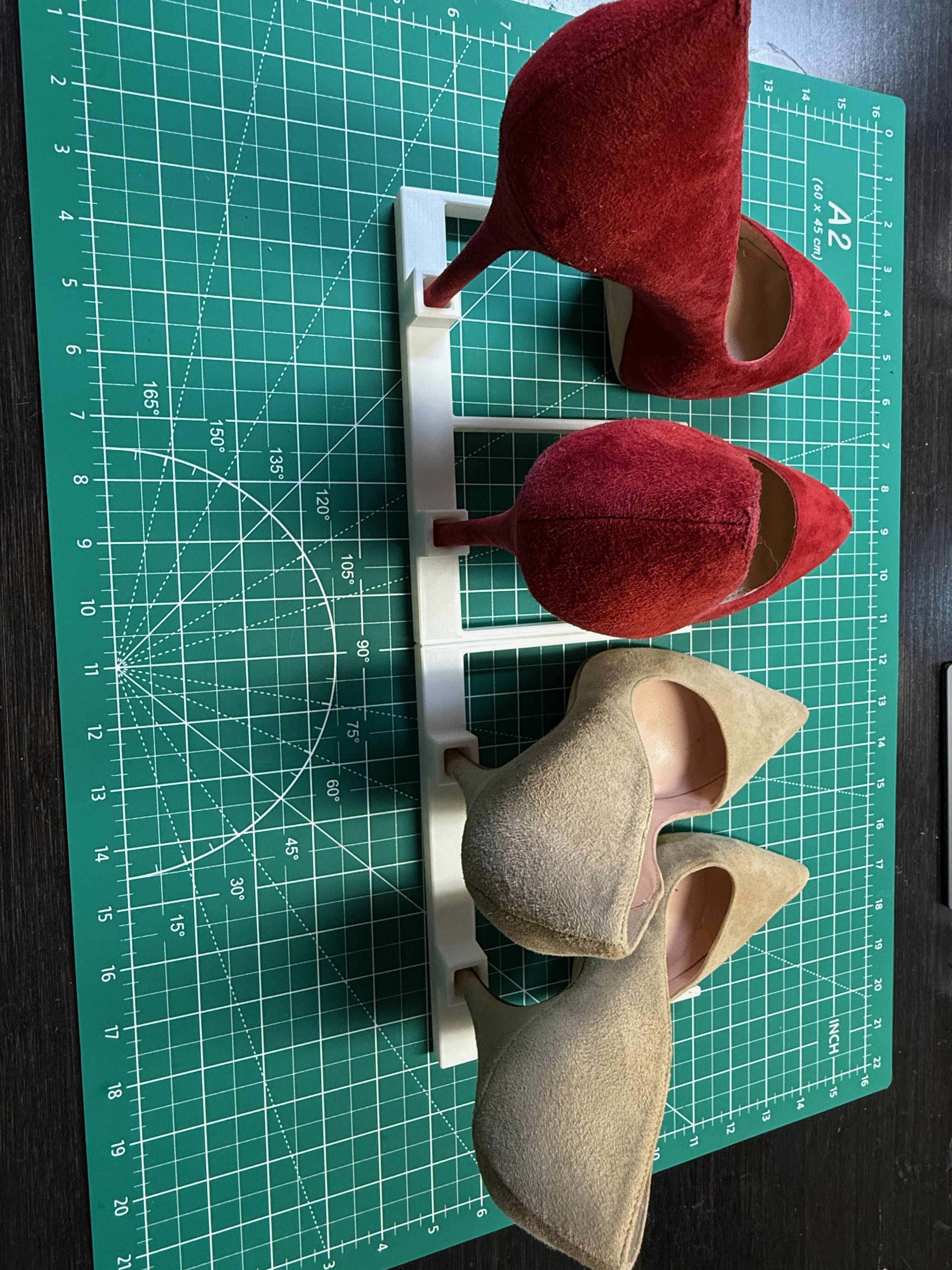 High Heel Organizer Connectable via Filament