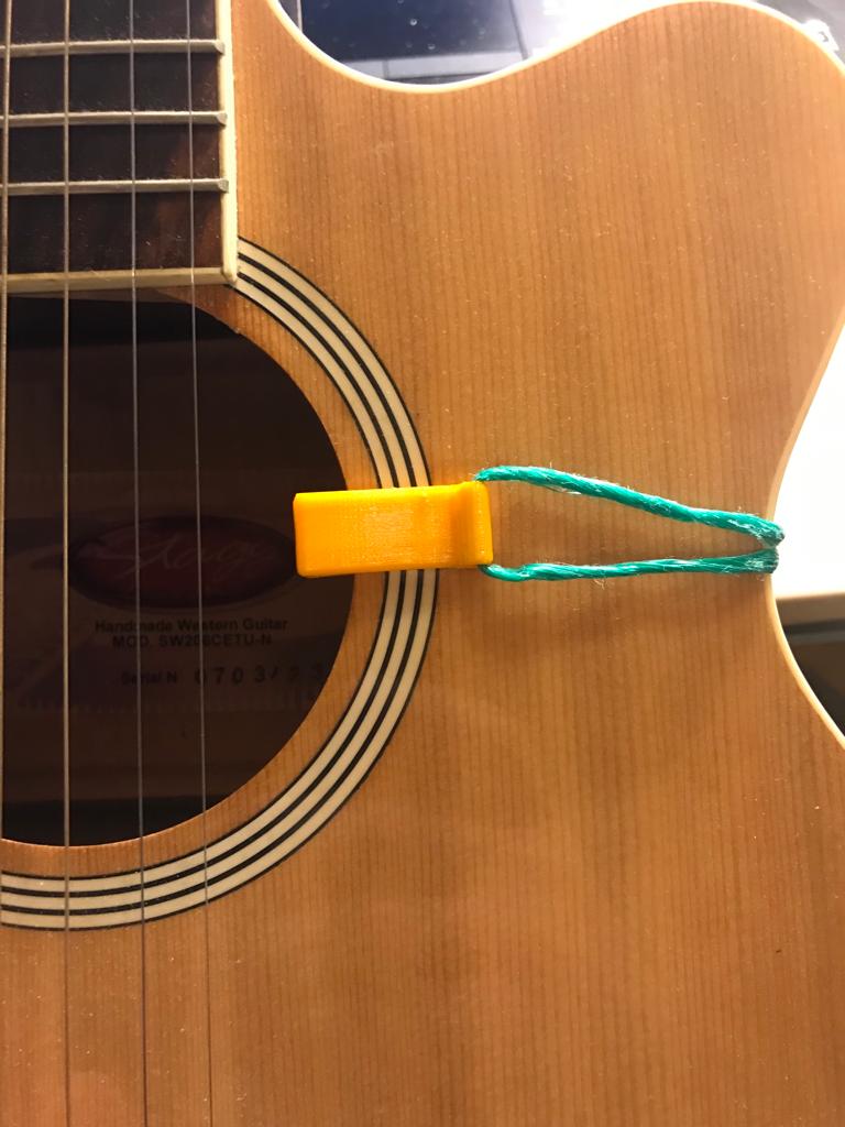 Guitar or ukelele hook