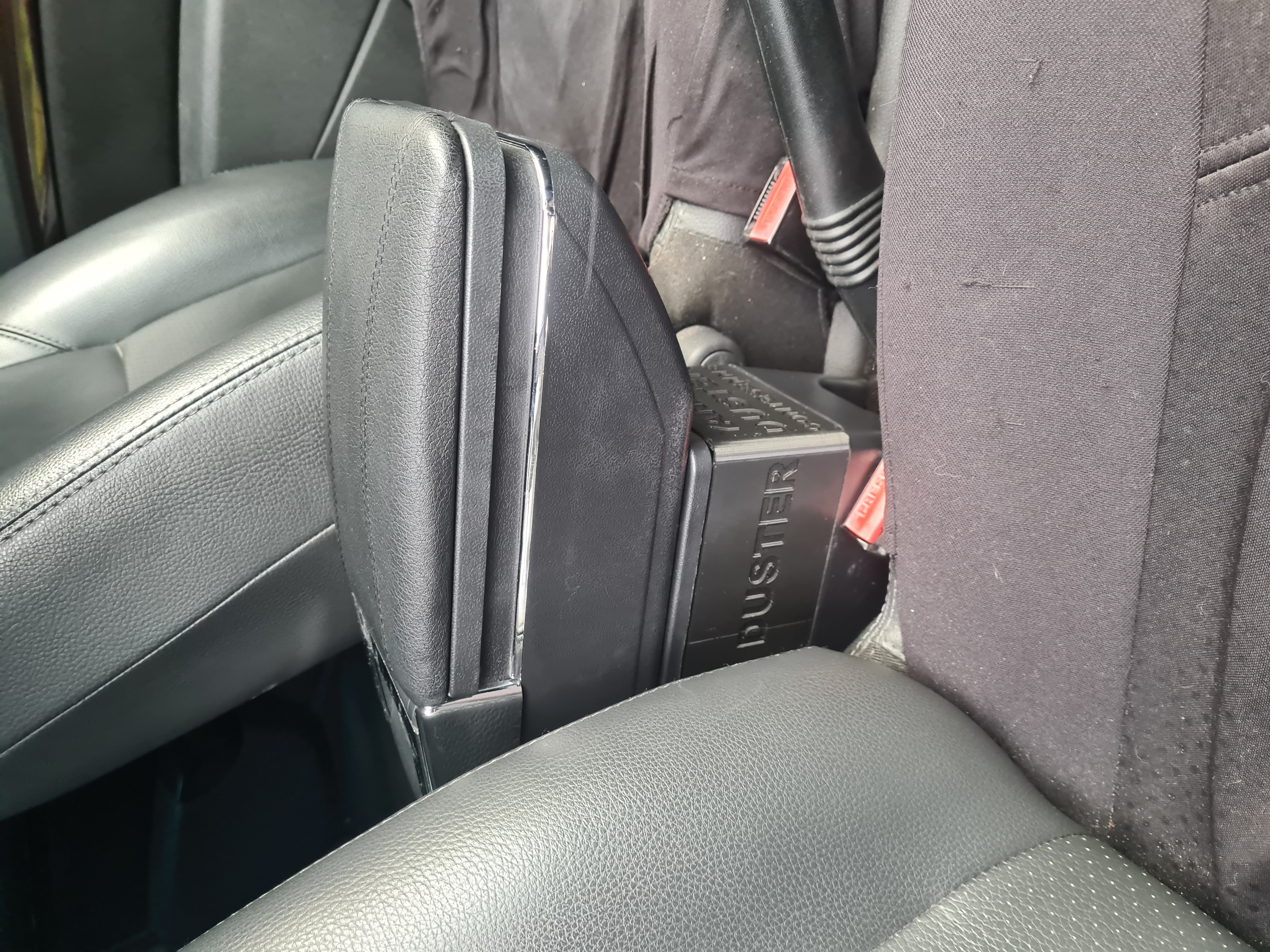 Rehausse Accoudoir Central Dacia Duster