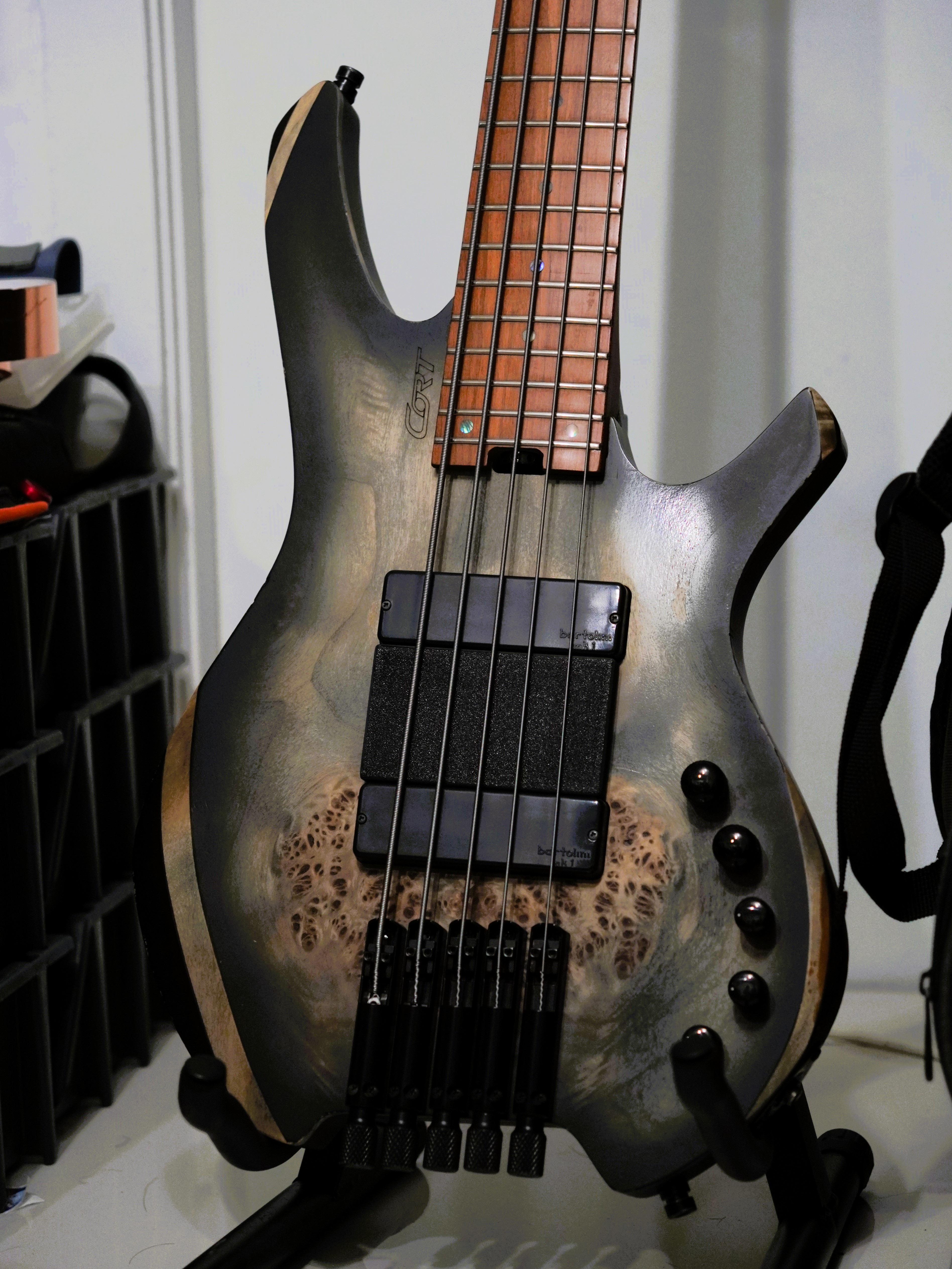 Simple Bass Finger Ramp 60x107x9.5mm