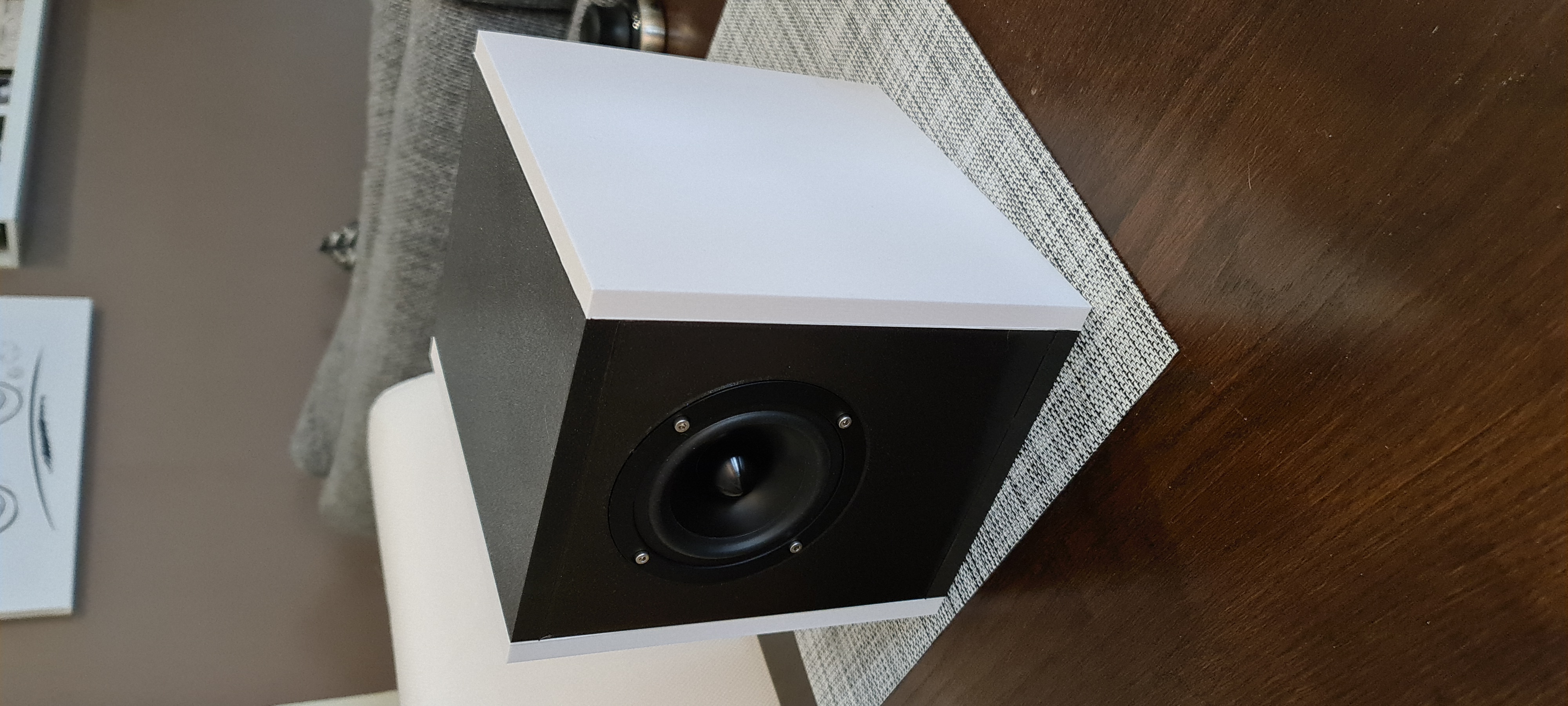 3D Printed Speaker Enclosure for Visaton B80 Chassis