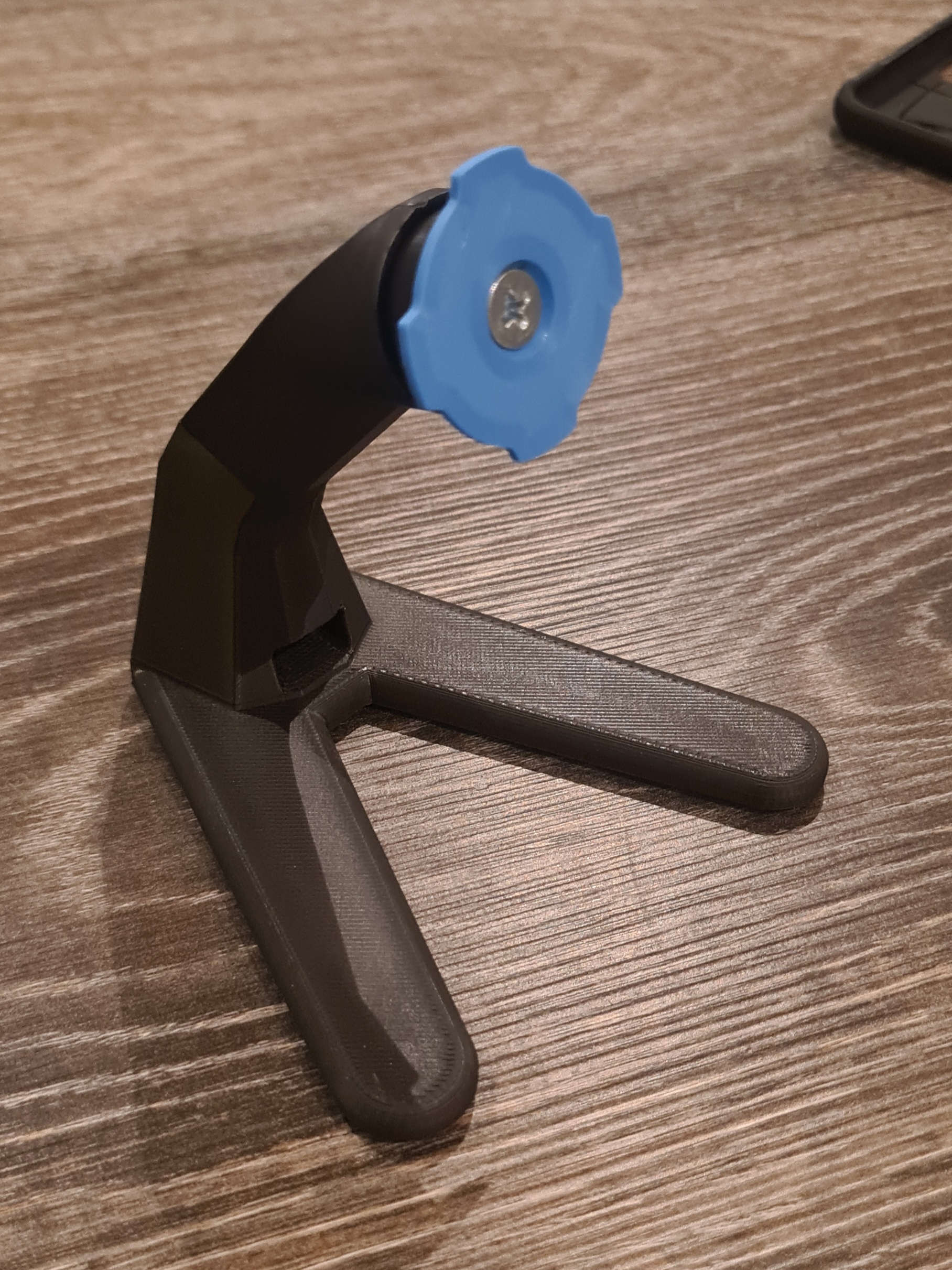 Quadlock Desk Mount
