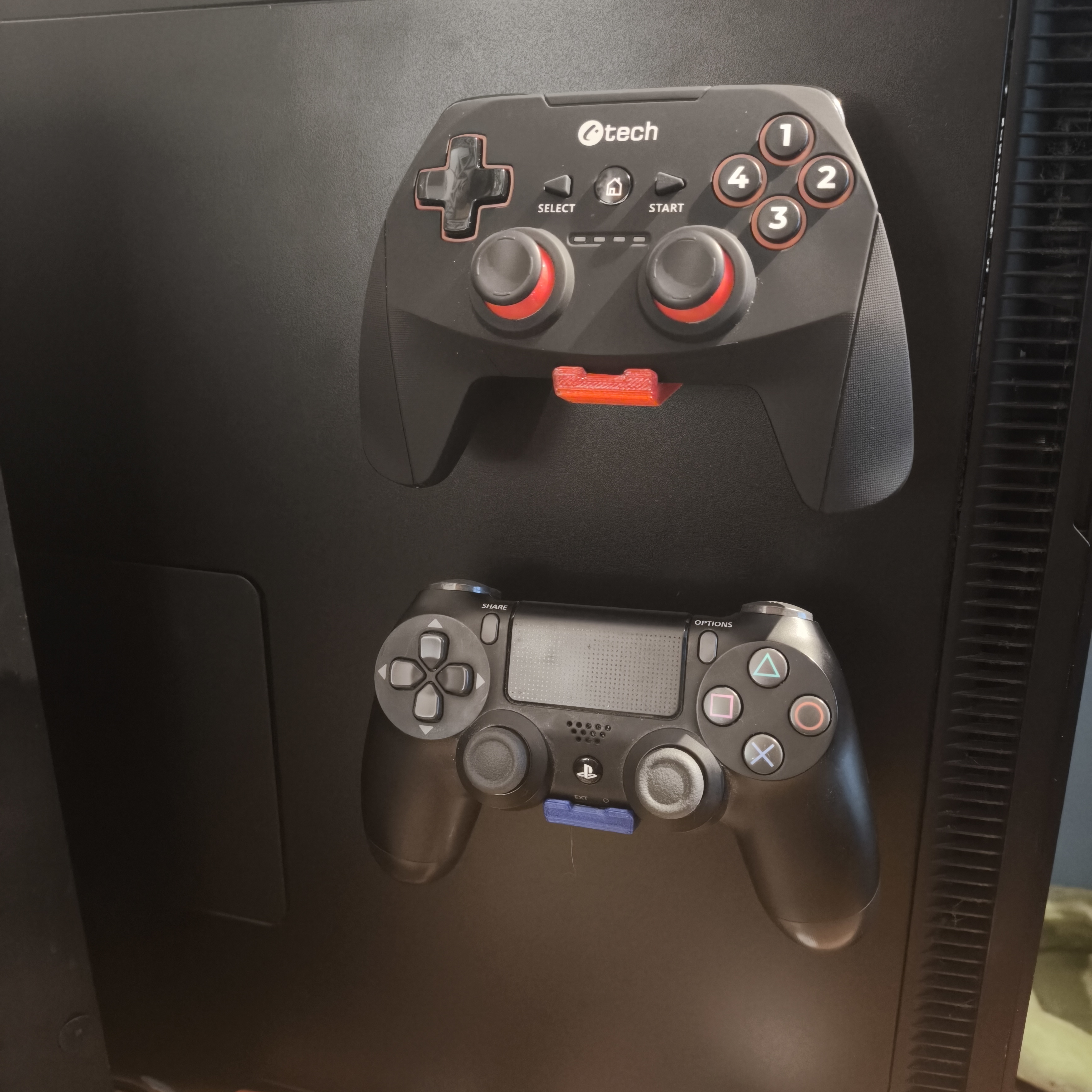 PS4 Controller Magnetic Mount