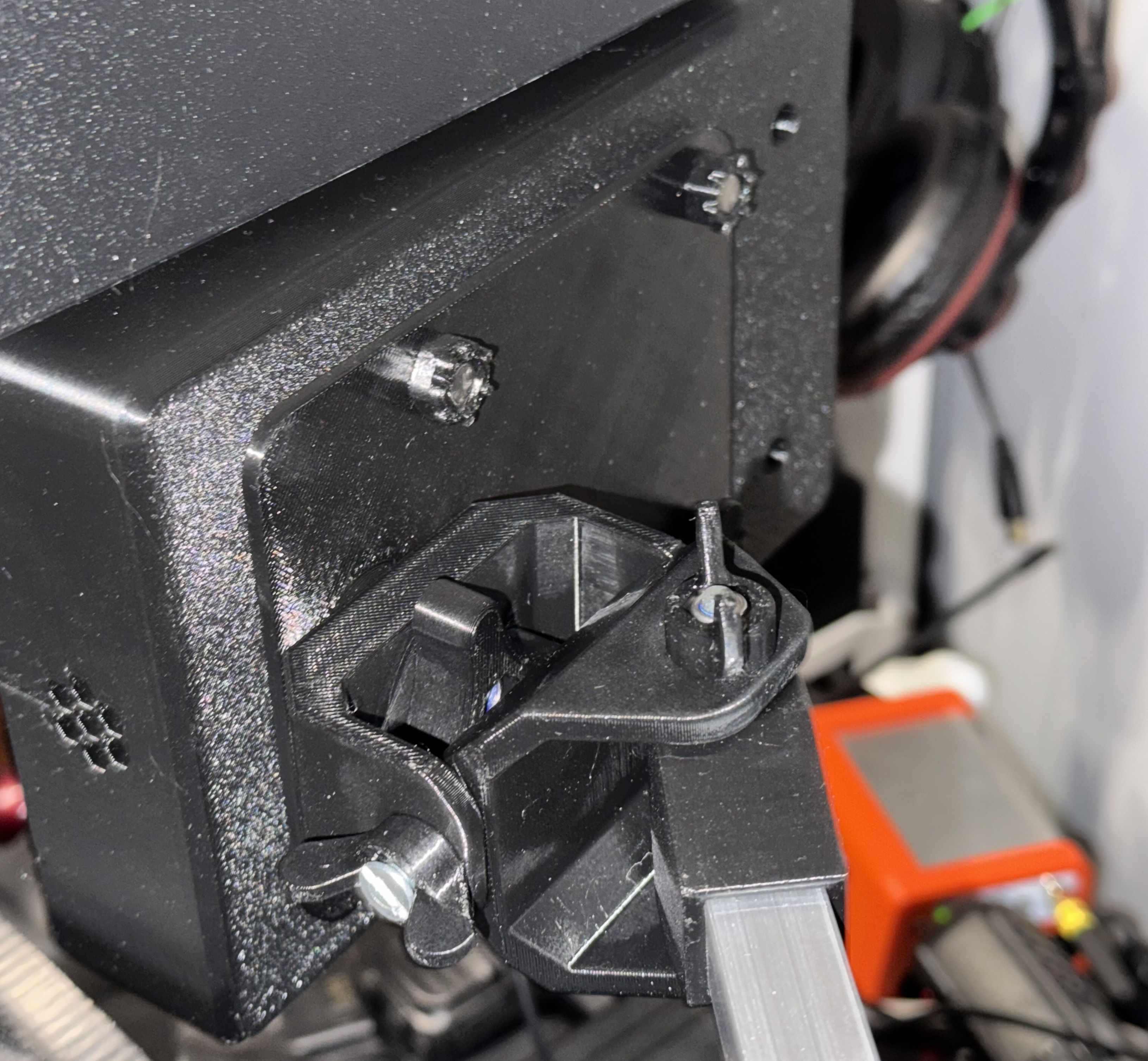 Adjustable arm with VESA 75 plate and 35mm monitor mount pole