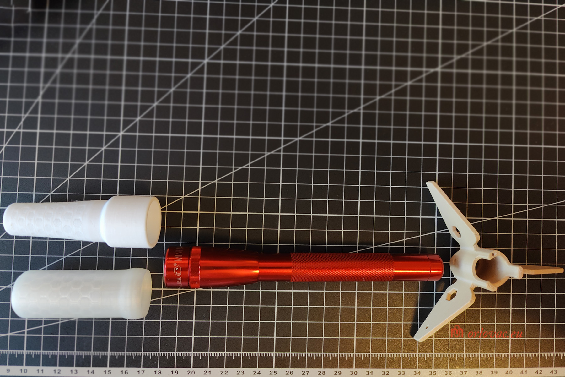 Miniatura 5 do modelo 3D Mini Maglite diffuser