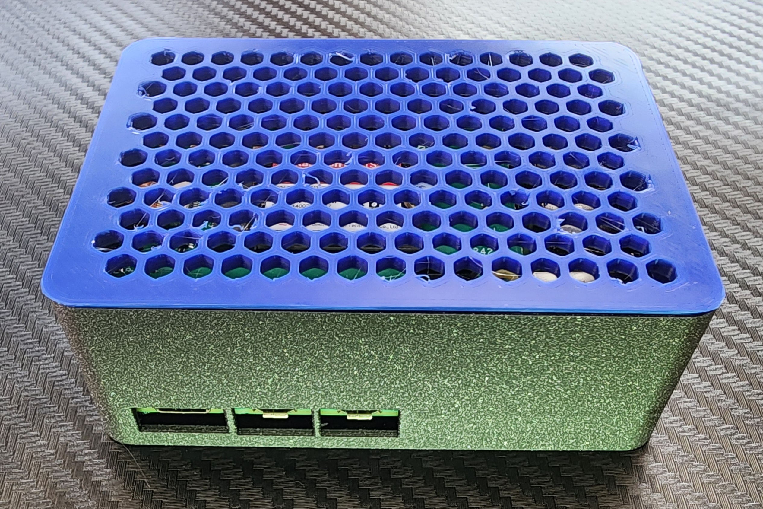 Case for Raspberry pi 5 with fan and official NVME HAT with SSD