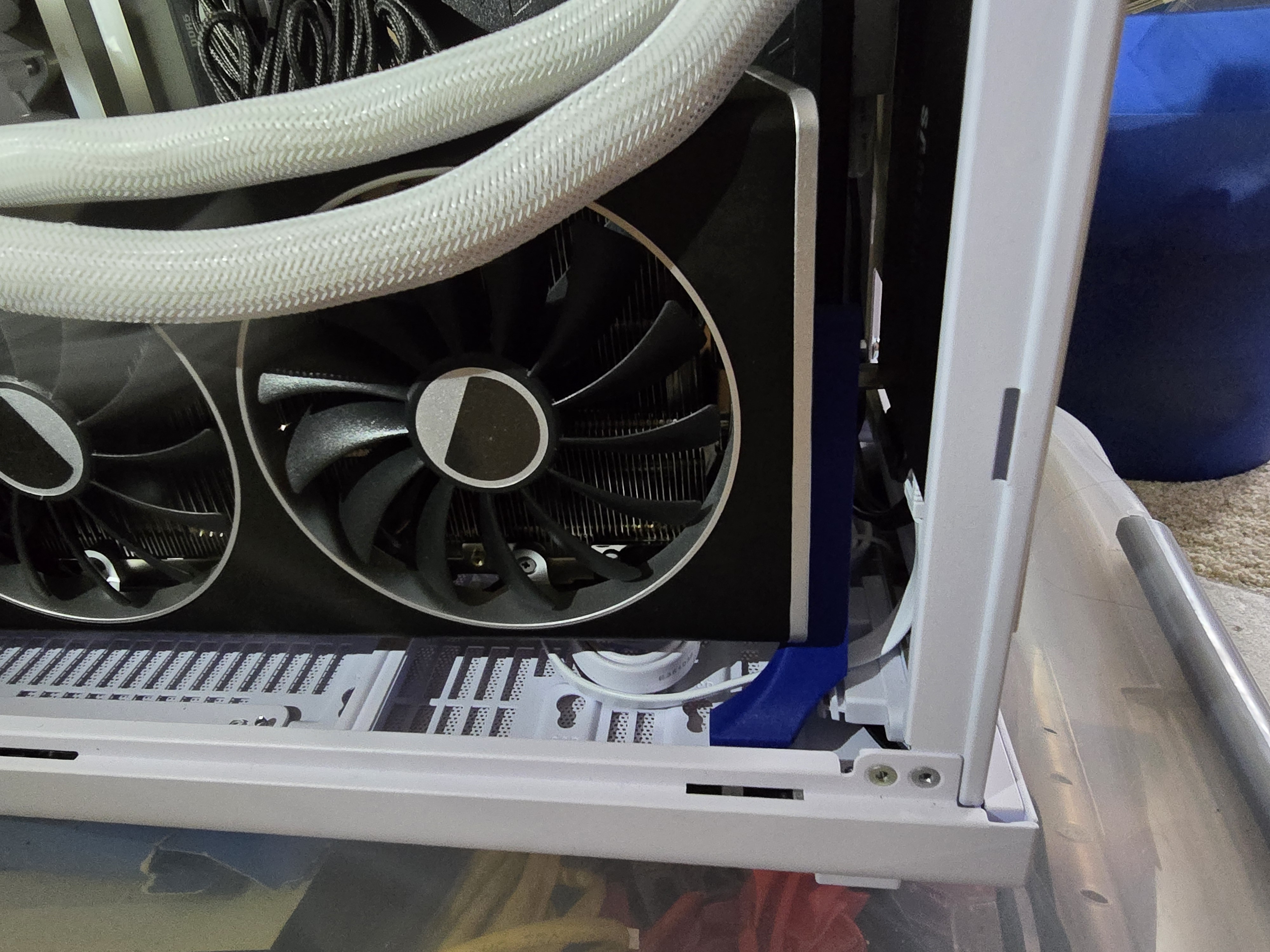 LianLi a3-mATX vertical GPU XFX SPEEDSTER MERC 310 support