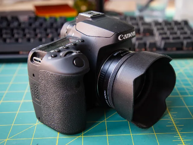 Canon EF-S 24mm Lens Hood