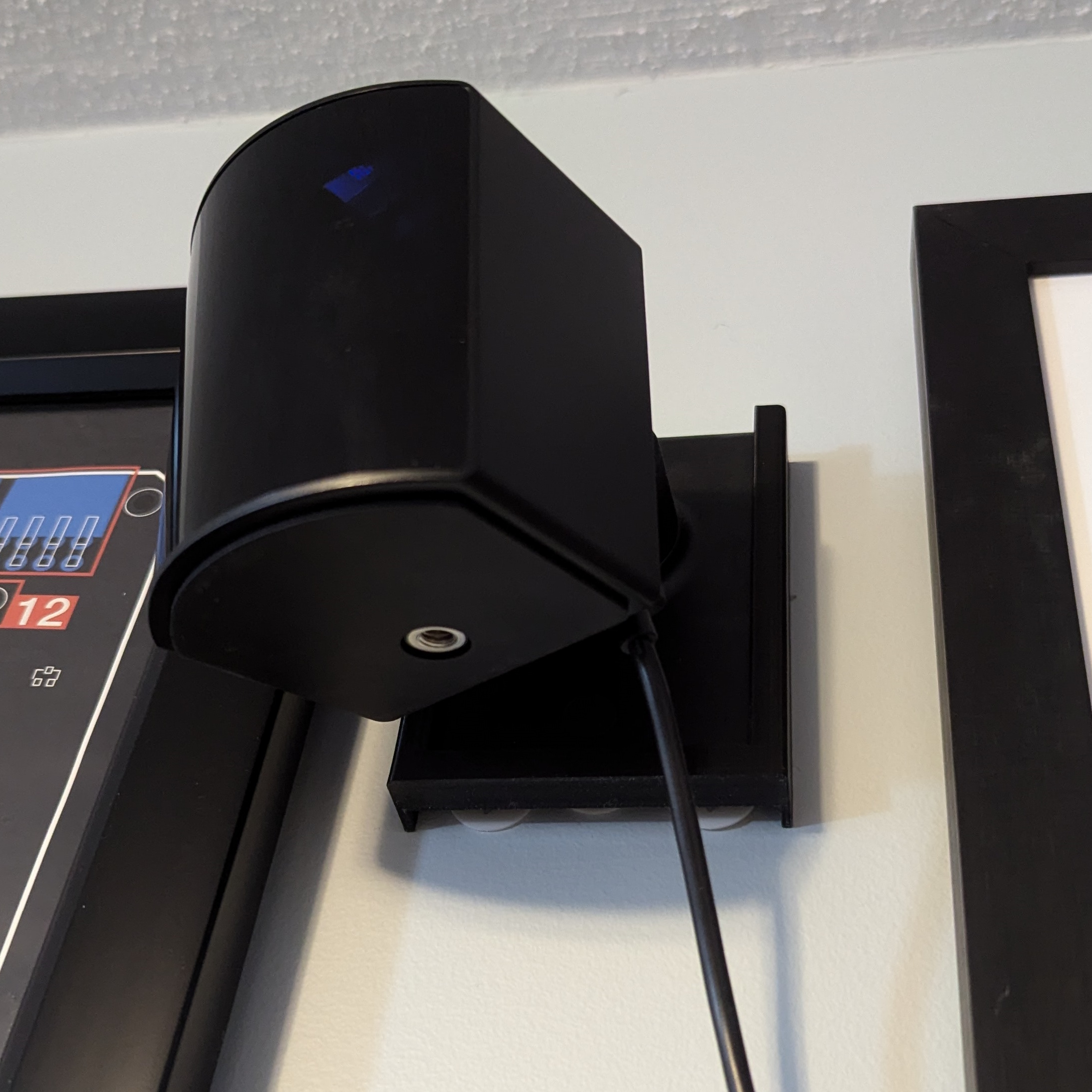 Valve Index Base Station 3M Command Wall Mount