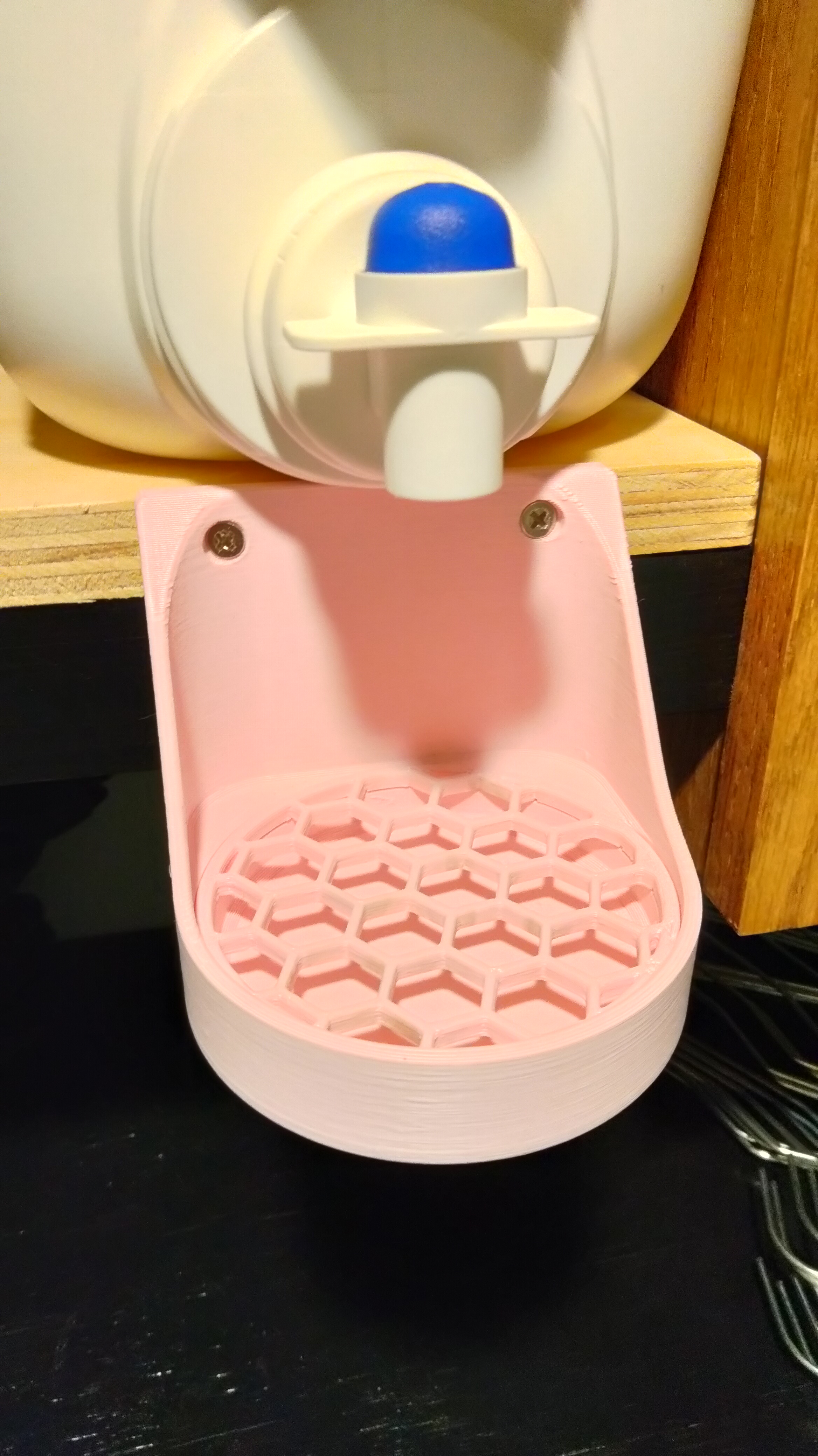 Laundry Soap Drip Cup — thumbnail 2