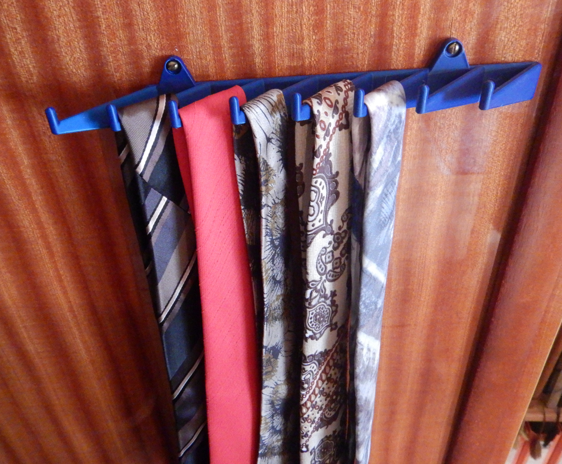 Krawattenhalter schräg; necktie hanger slanted