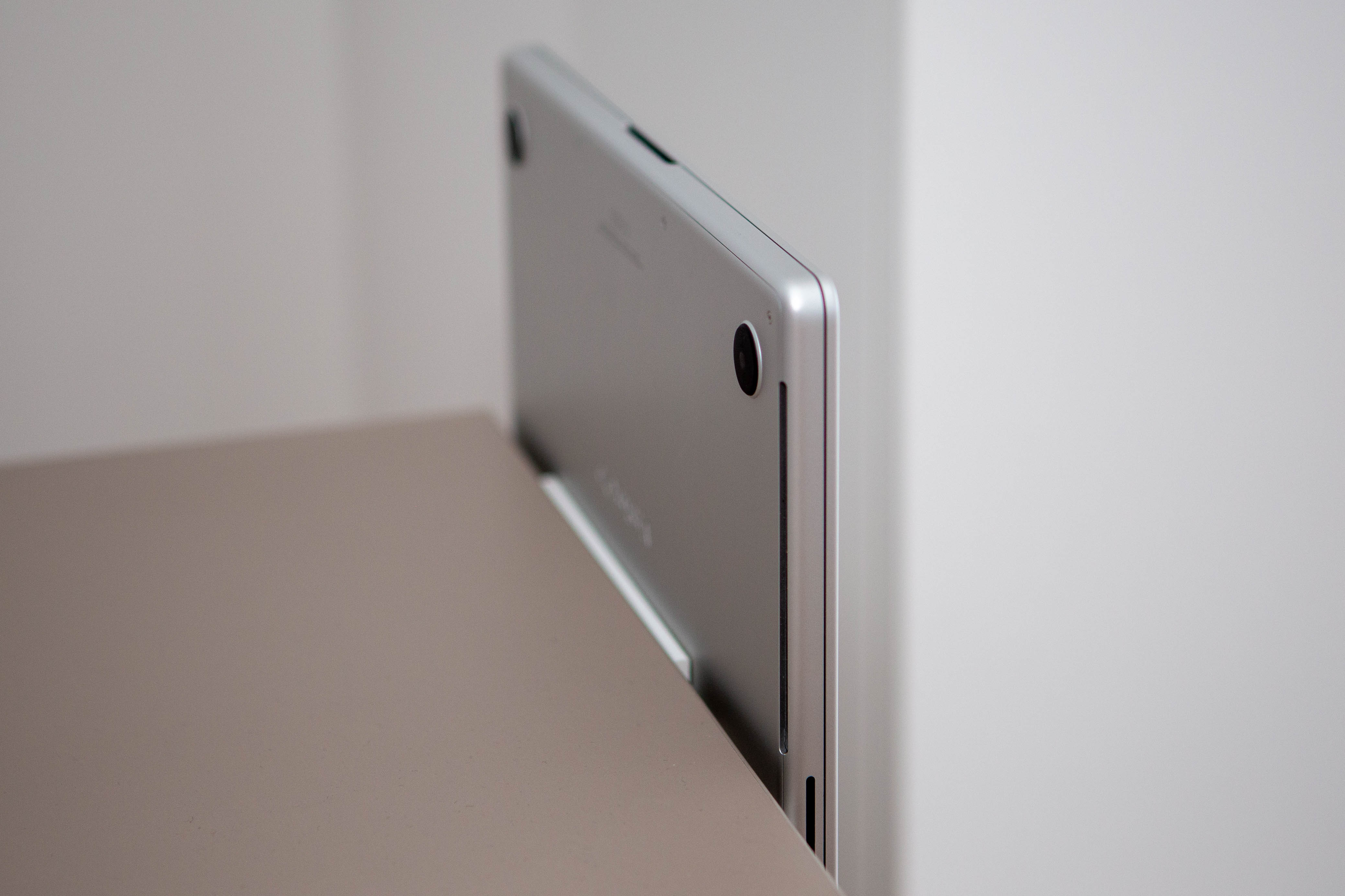 Miniatura 2 do modelo 3D MacBook Pro (Apple Silicon) Stand