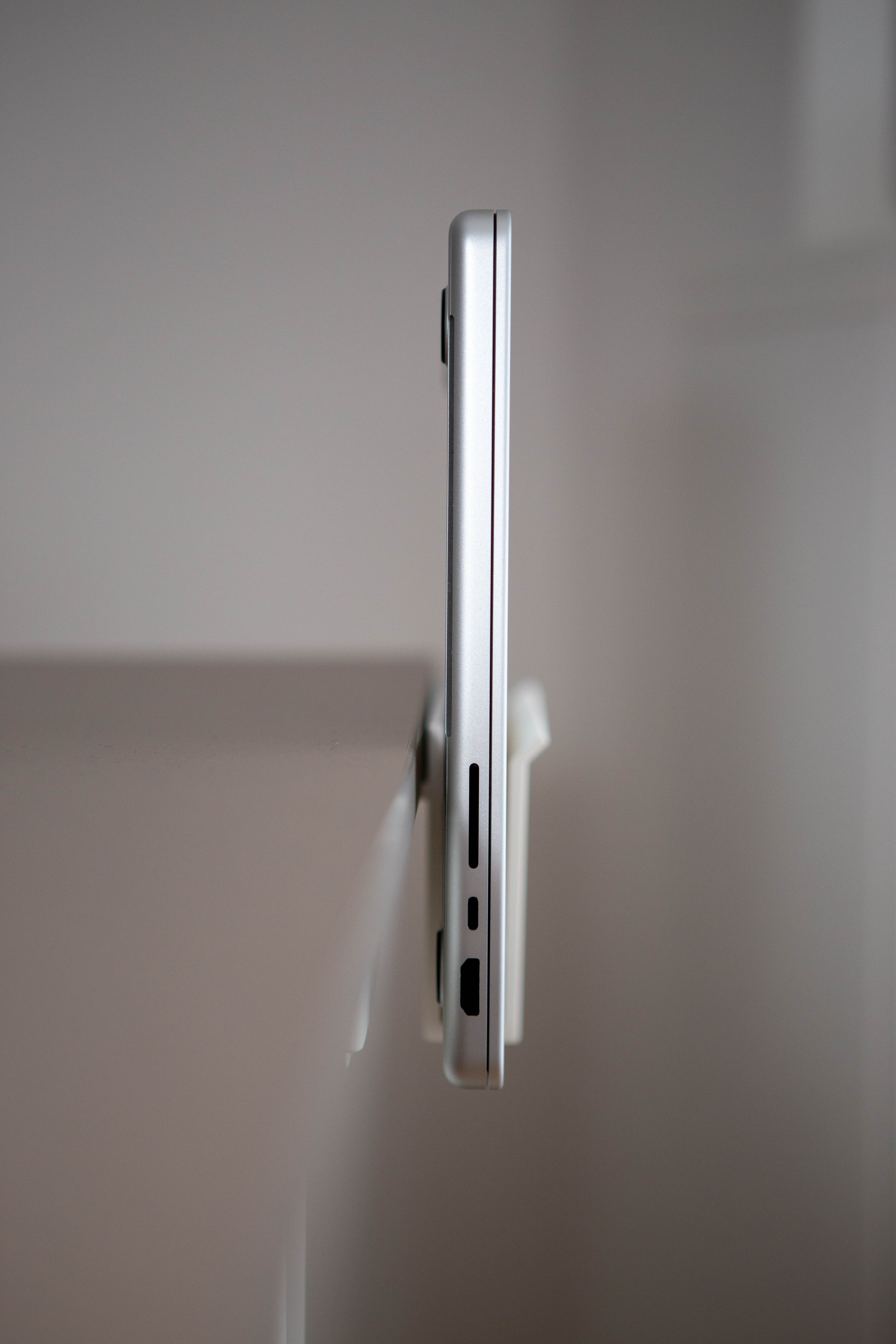 Miniatura 3 do modelo 3D MacBook Pro (Apple Silicon) Stand