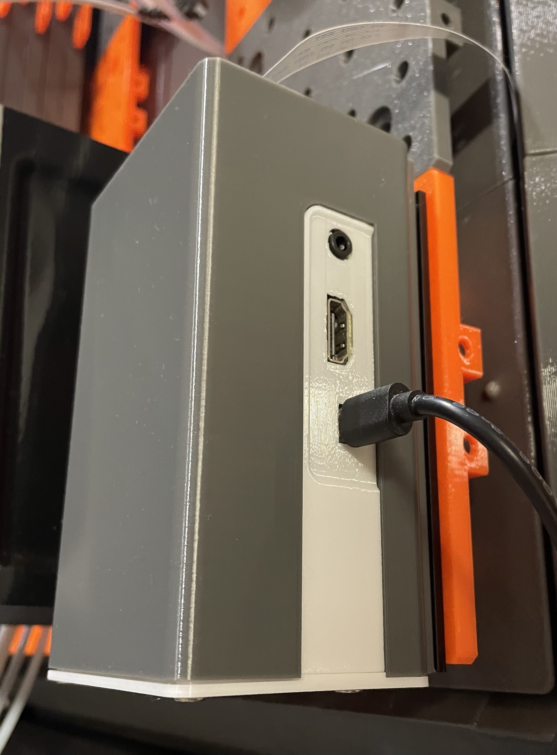 Raspberry Pi 3B Case with Noctua NF-A4x20 5V Fan (Mod)