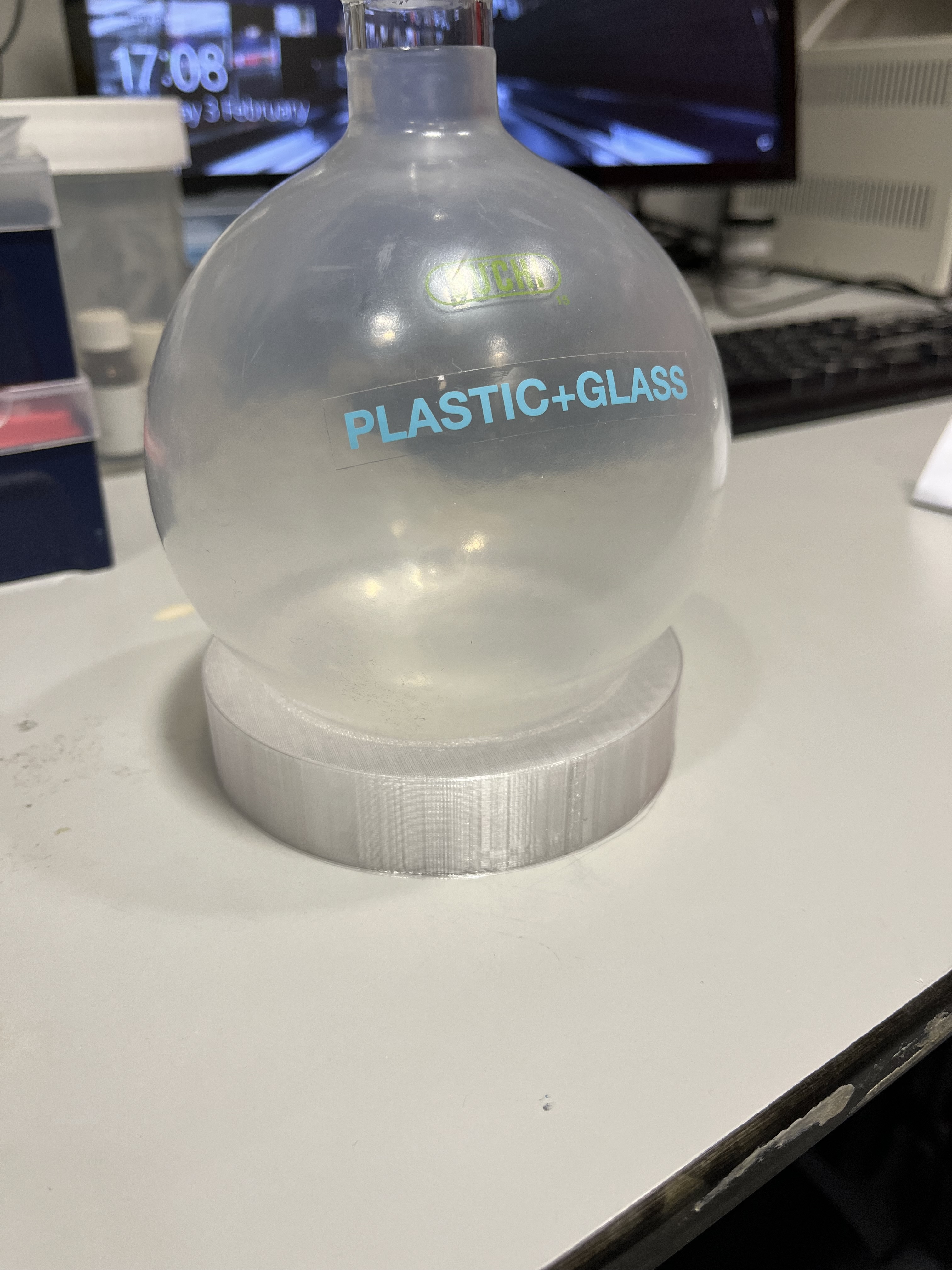 Round bottom flask holder