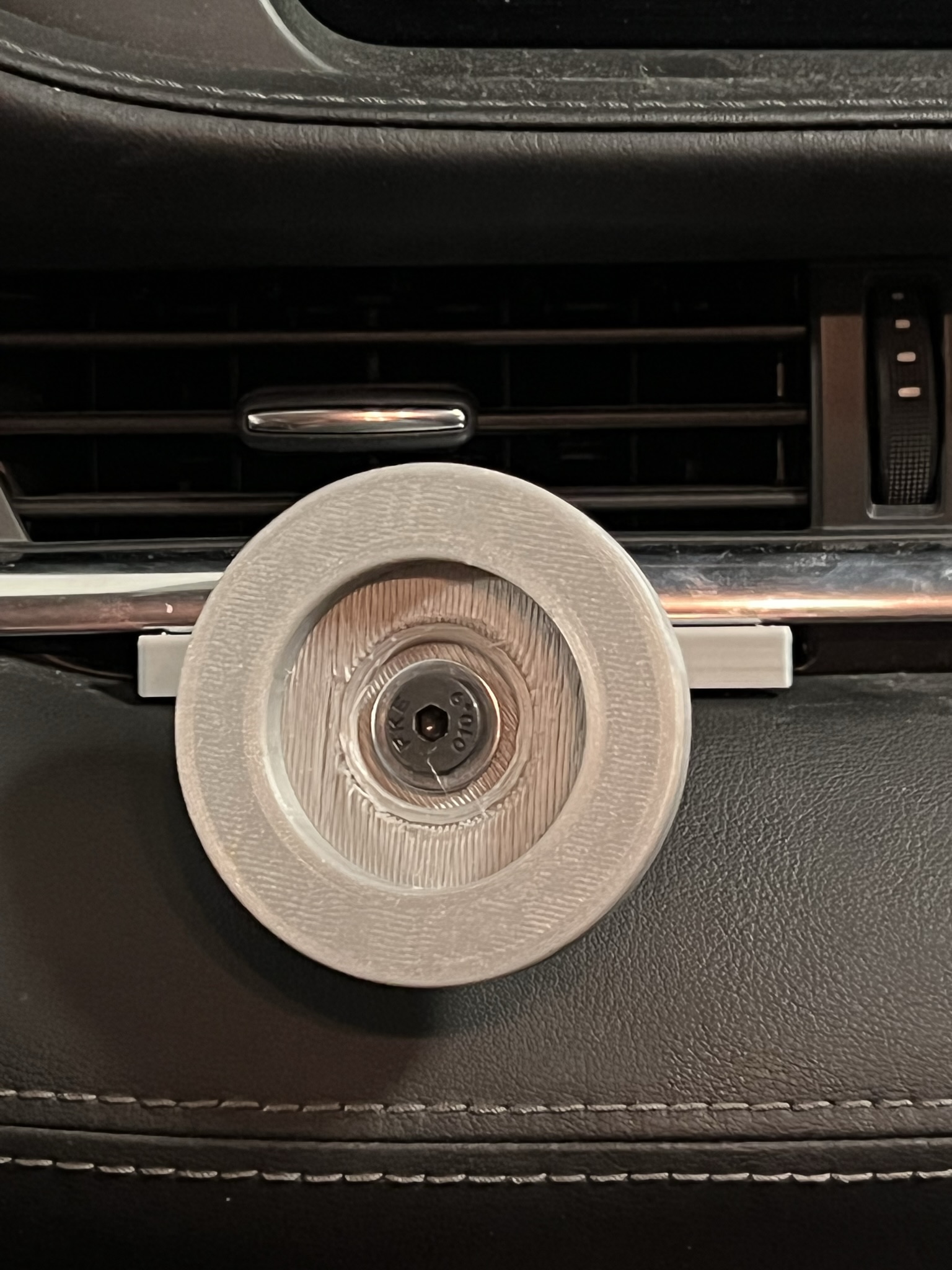 Magsafe iPhone holder for Mazda 6 vents by VargaMark