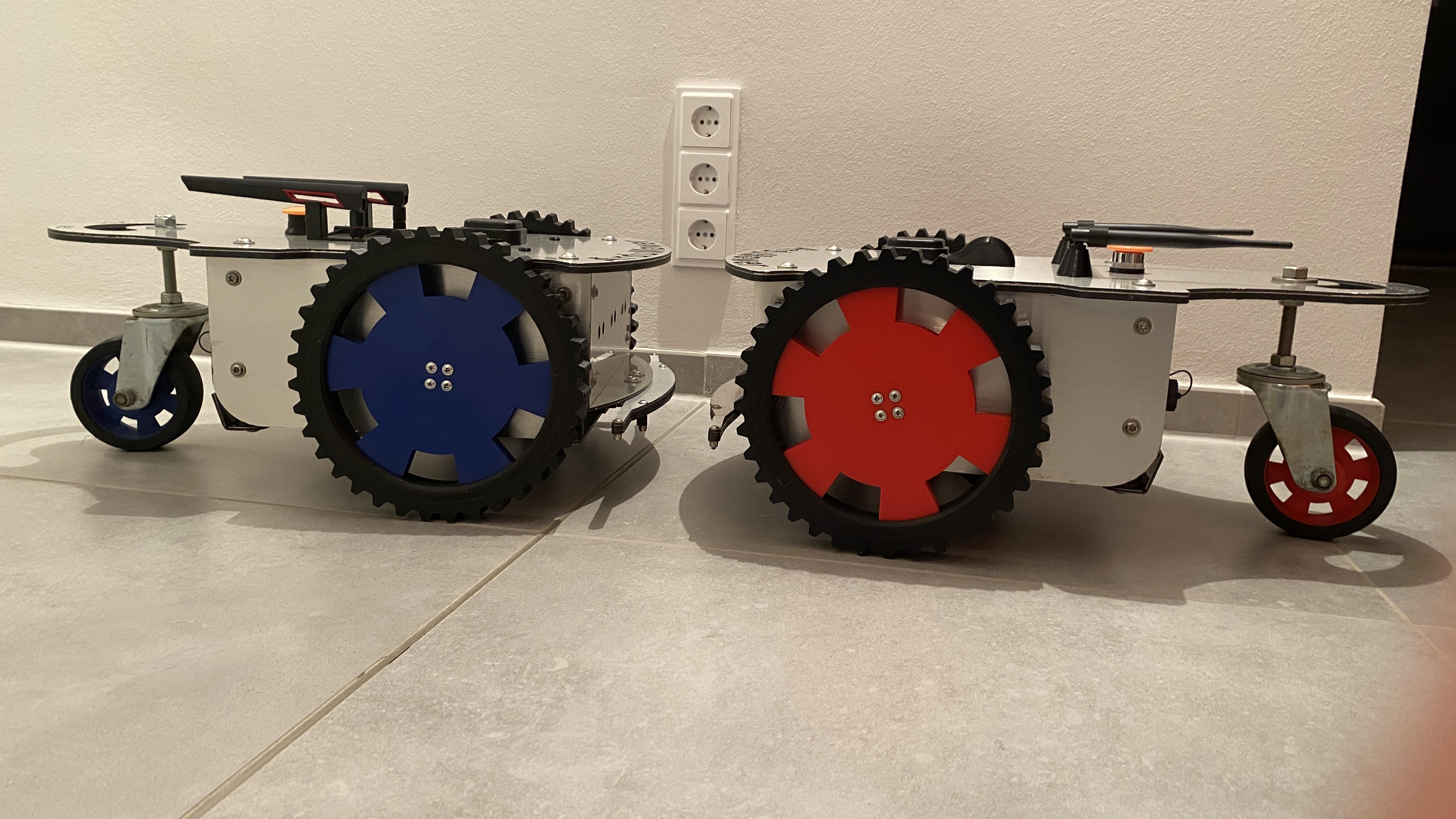 Ardumower robotic lawnmower 25cm frontwheel and 12cm backwheel with TPU-tyres