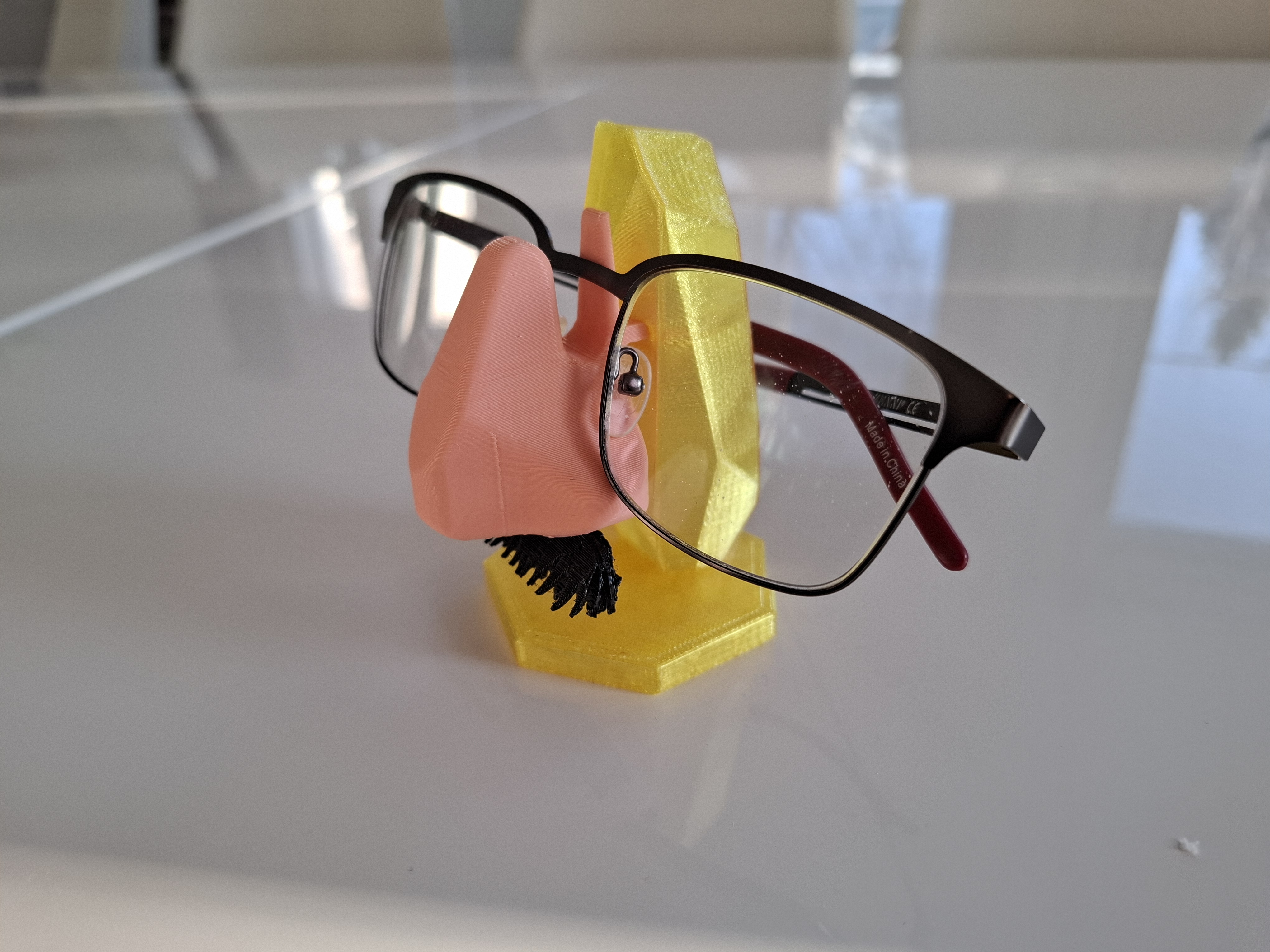 Zak McKraken glasses holder