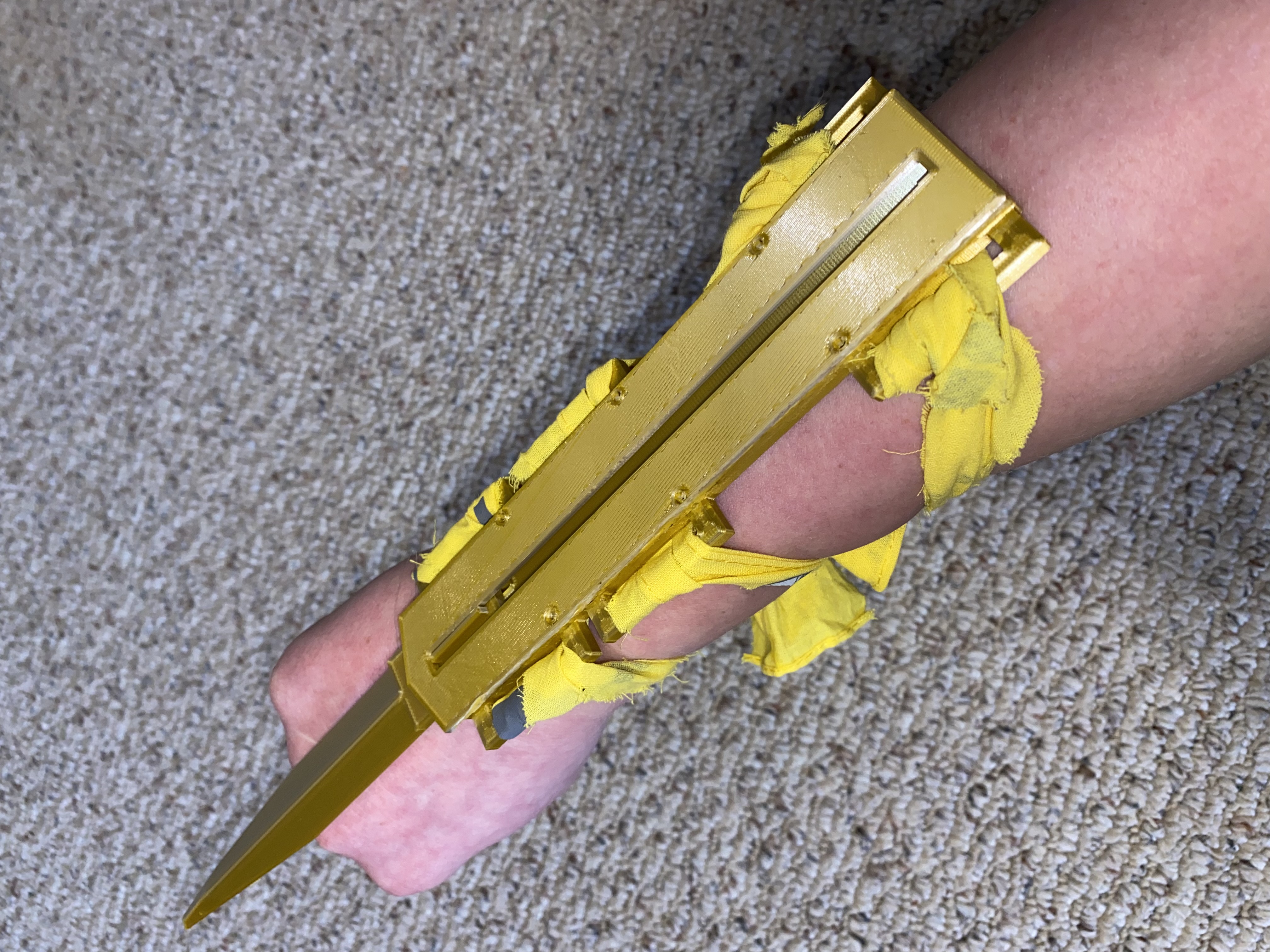 Gravity Hidden Blade w. Print in Place locking mechanism — miniatura 4