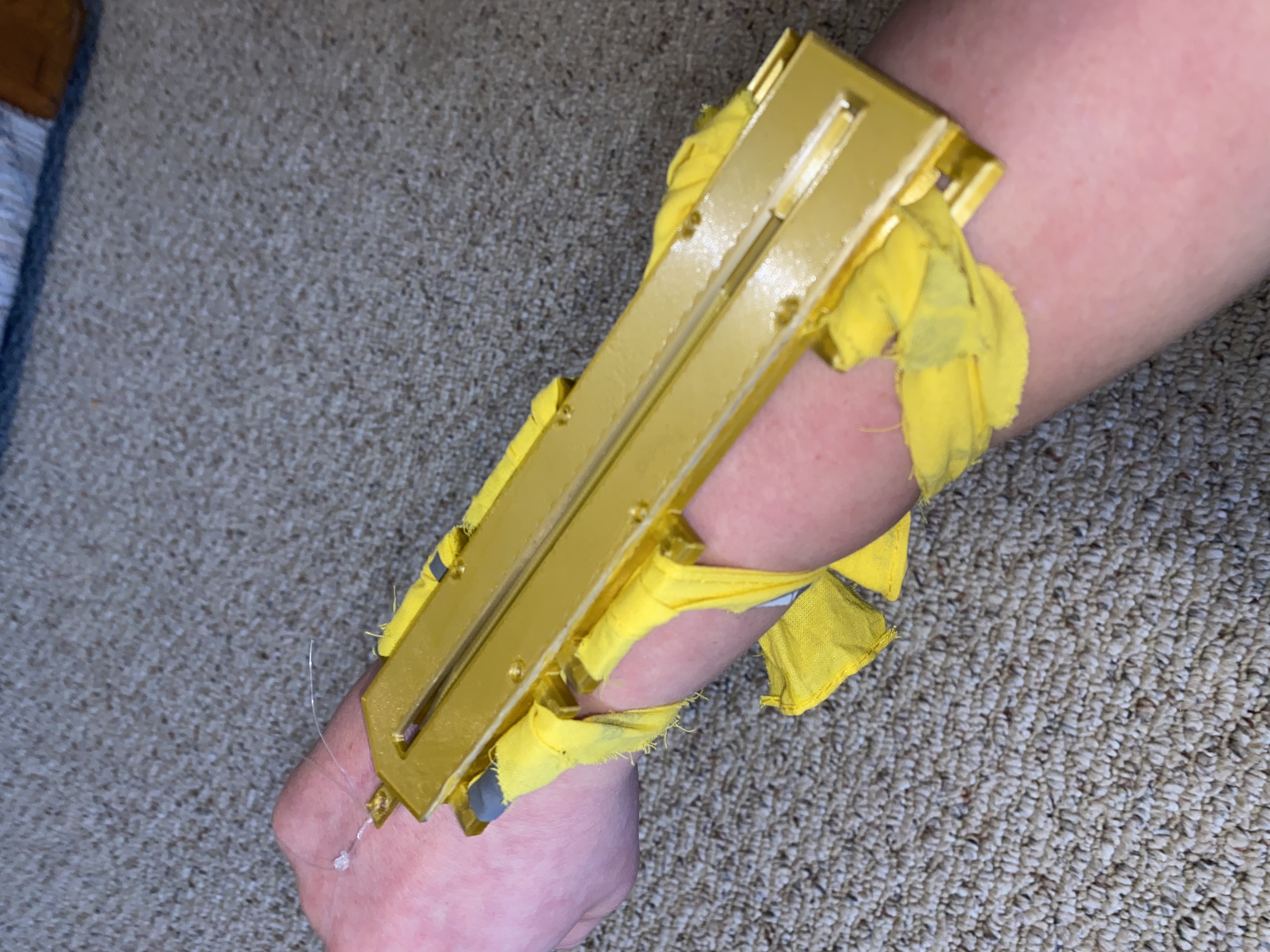 Gravity Hidden Blade w. Print in Place locking mechanism