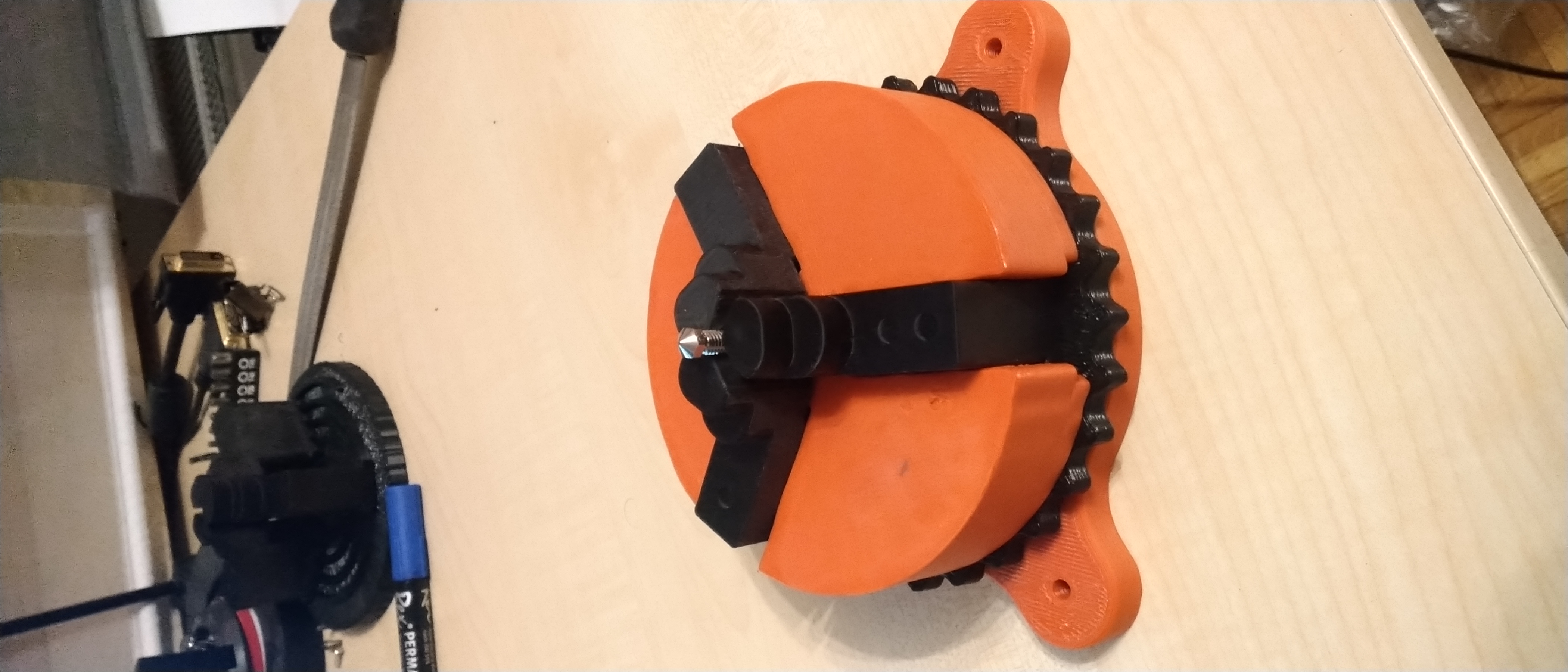 Miniatura 2 do modelo 3D round vice - 3 point clamp