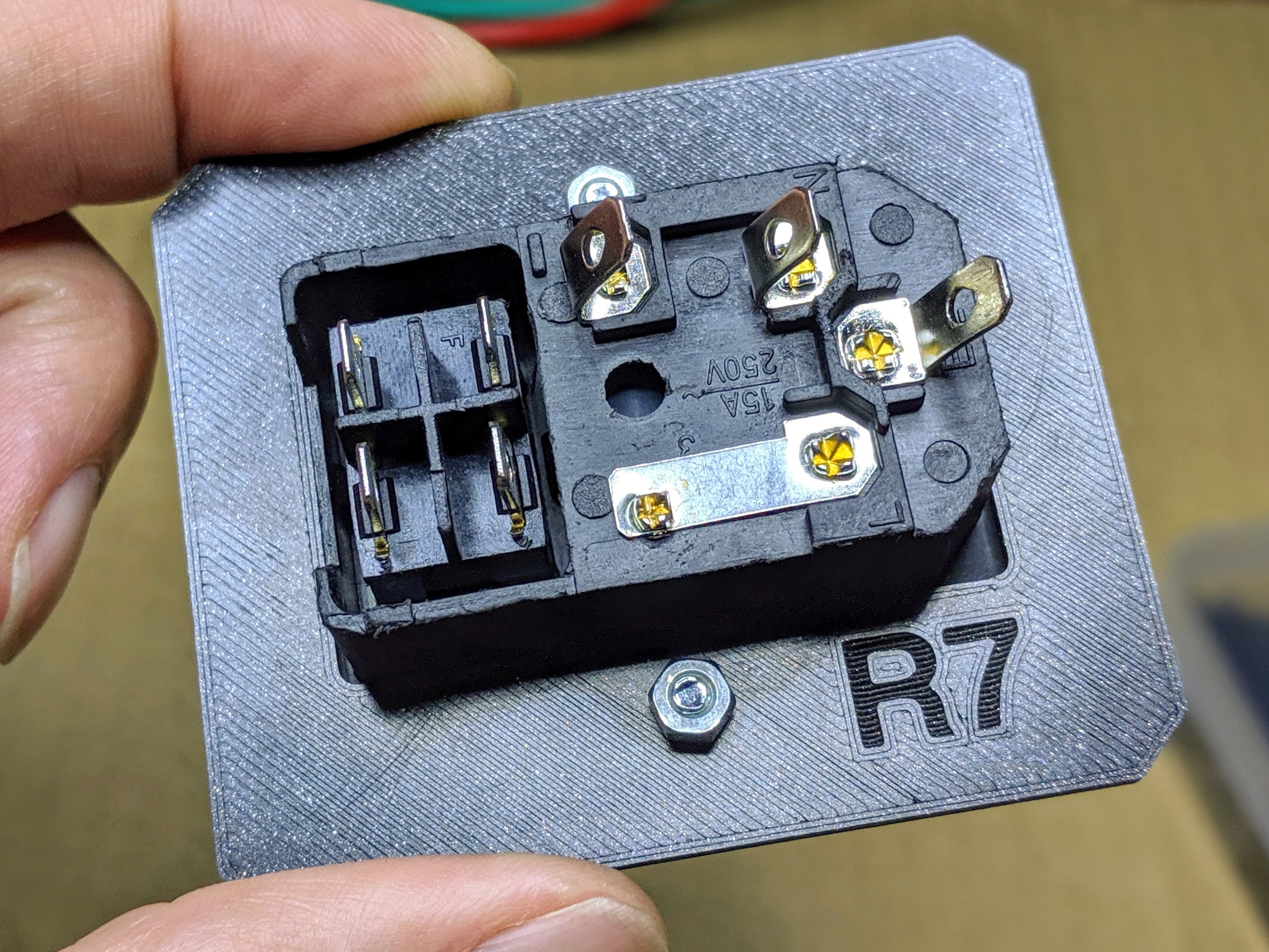 Miniatura 2 do modelo 3D Fused C14 switch box