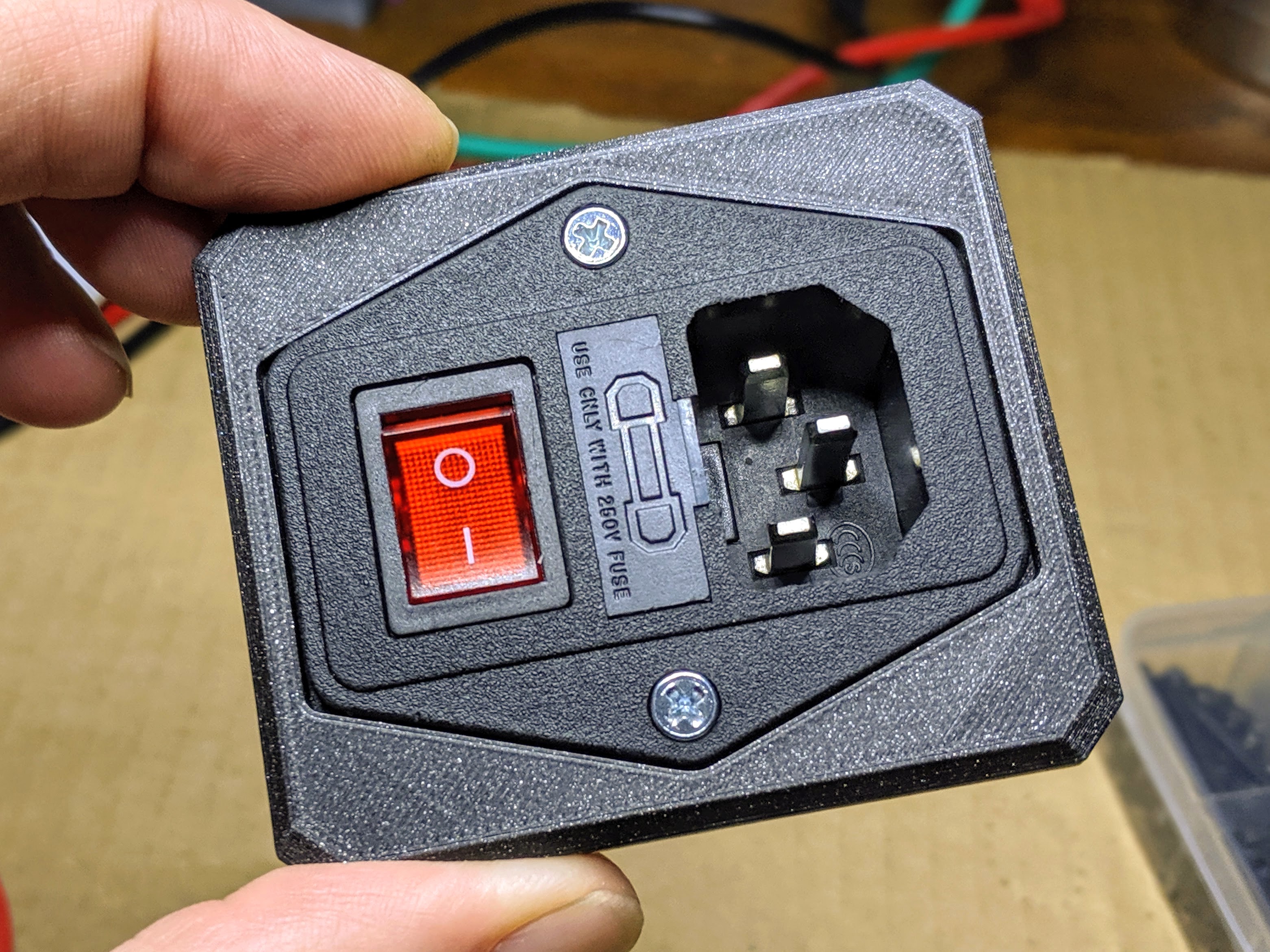 Miniatura 3 do modelo 3D Fused C14 switch box
