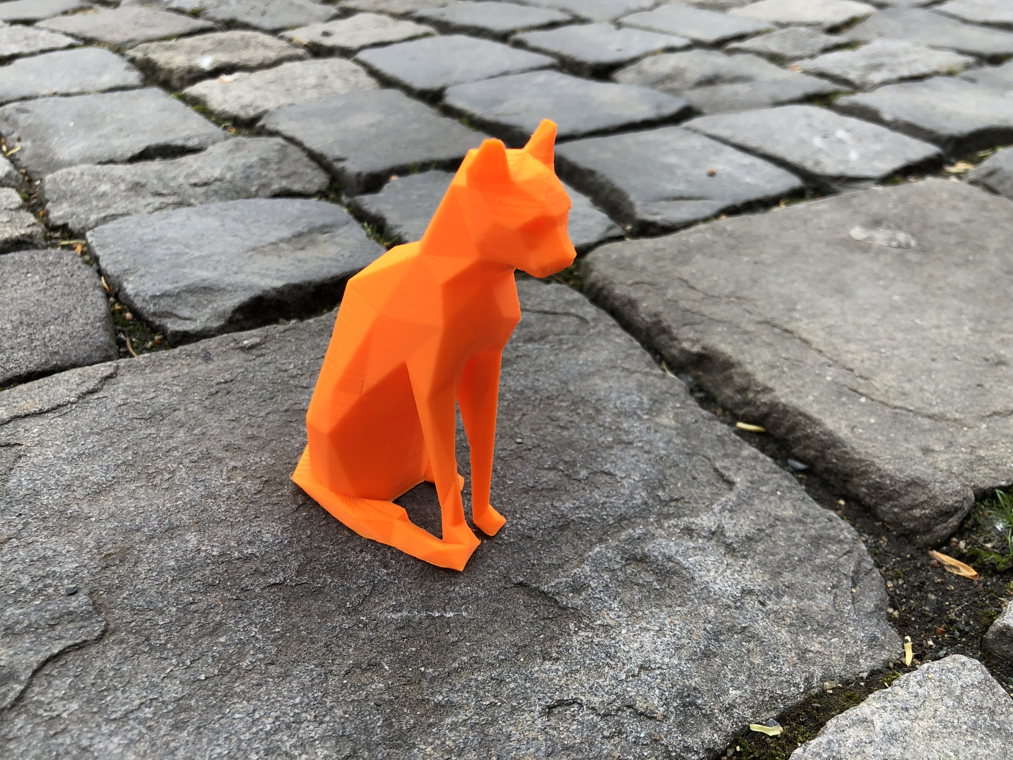 Miniatura 4 do modelo 3D Low poly cat