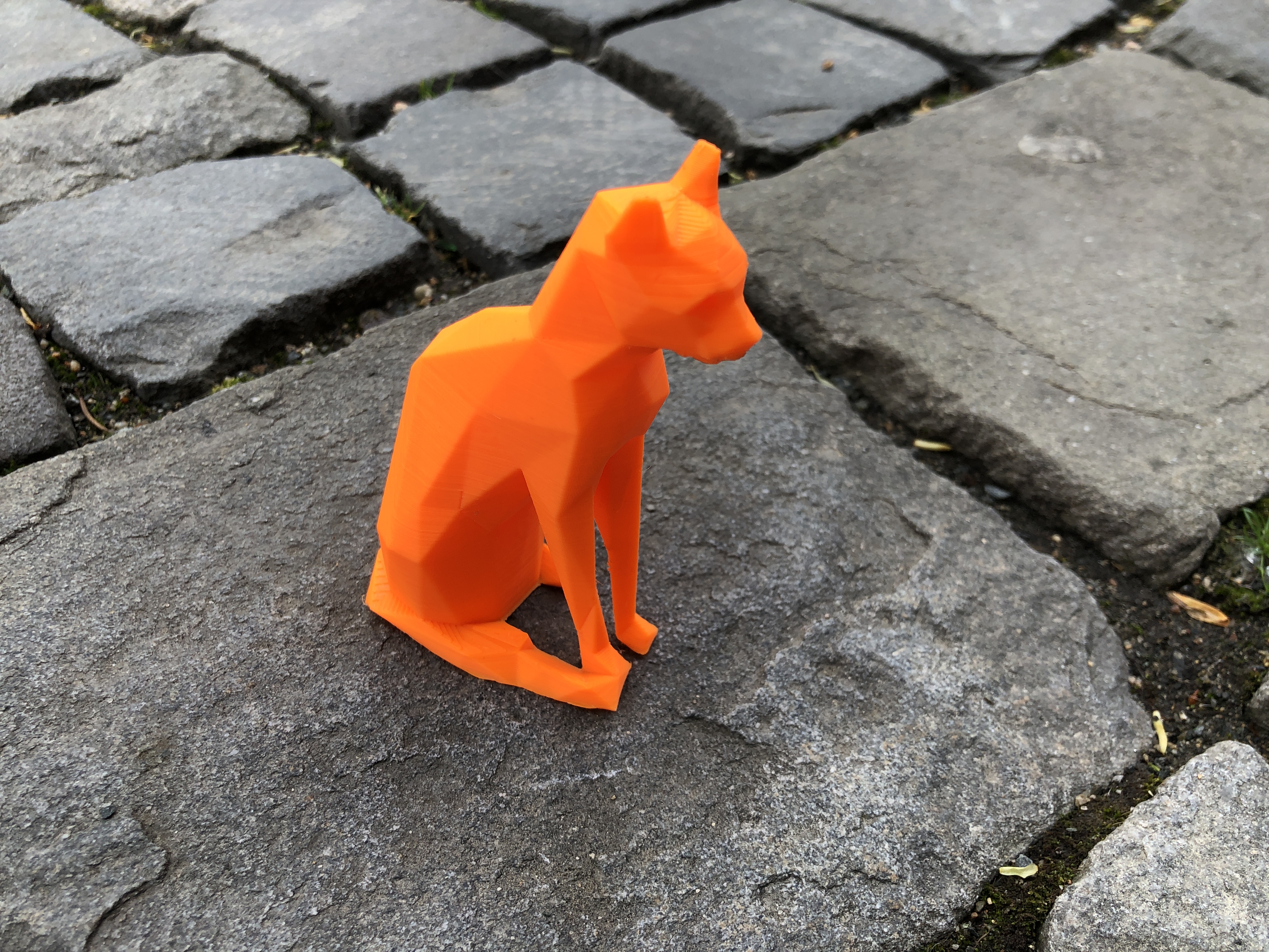 Miniatura 2 do modelo 3D Low poly cat