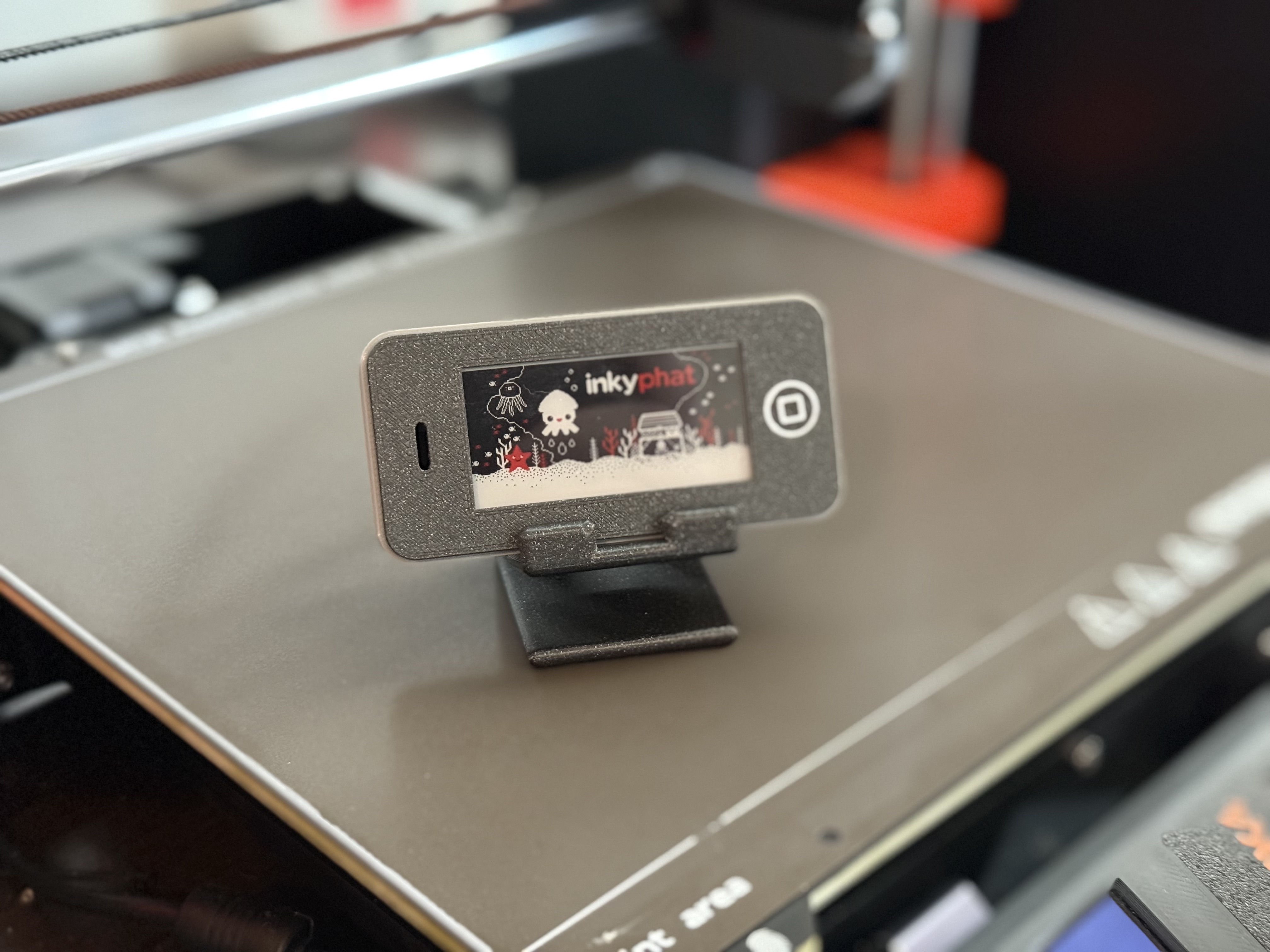 Raspberry Pi Zero 2W Inkyphat iPhone 4 style case