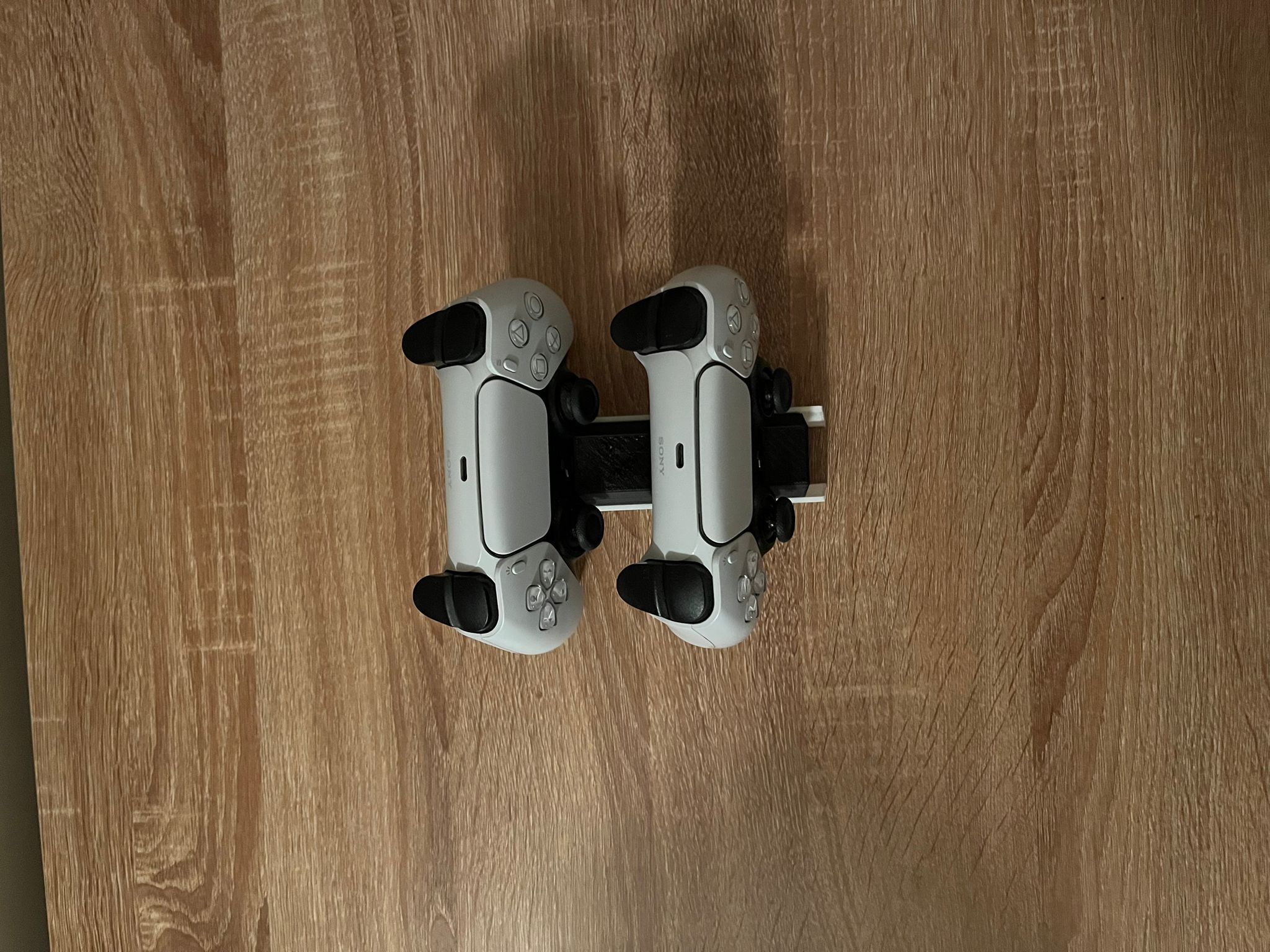 Miniatura 6 do modelo 3D double ps5 controller stand