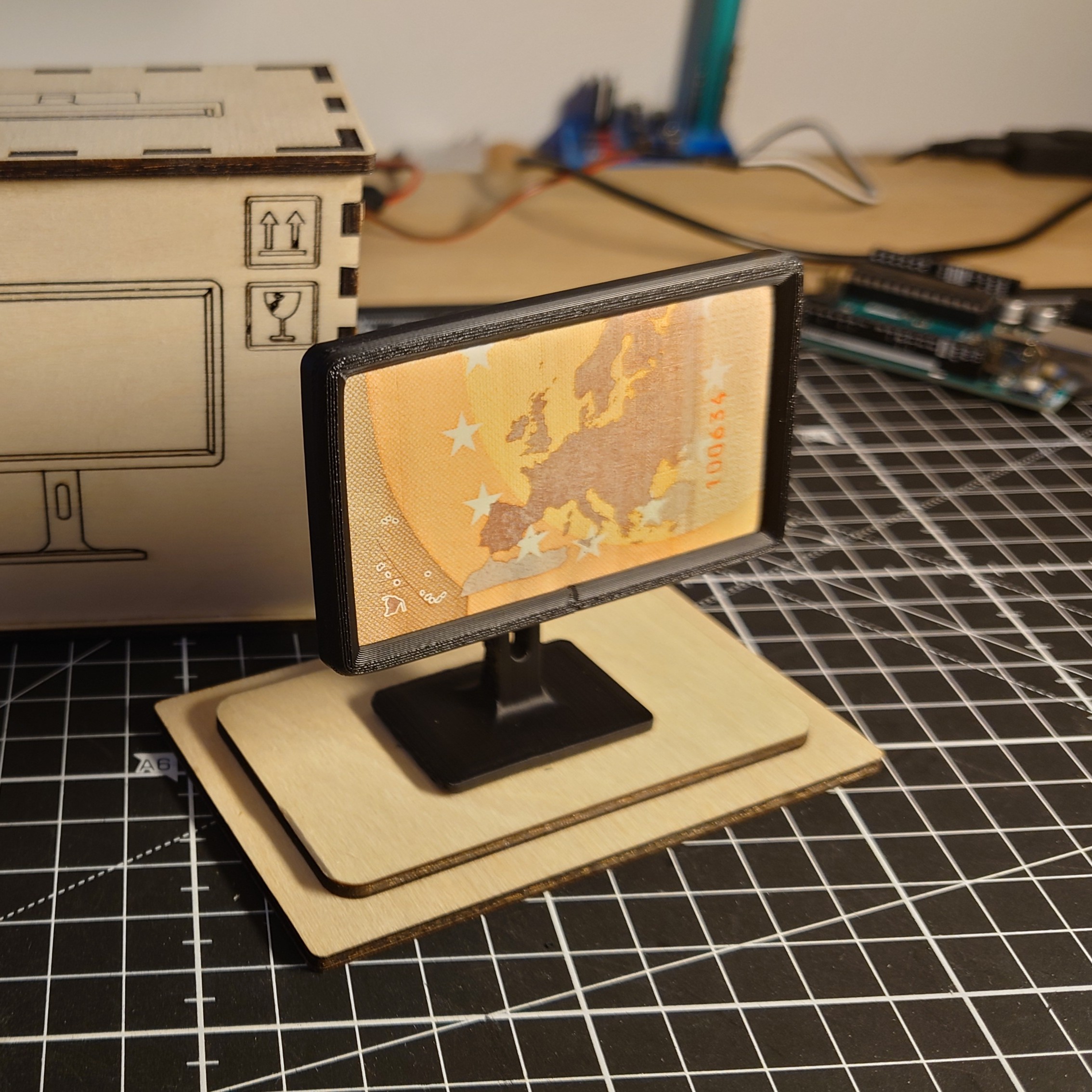Monitor cash gift