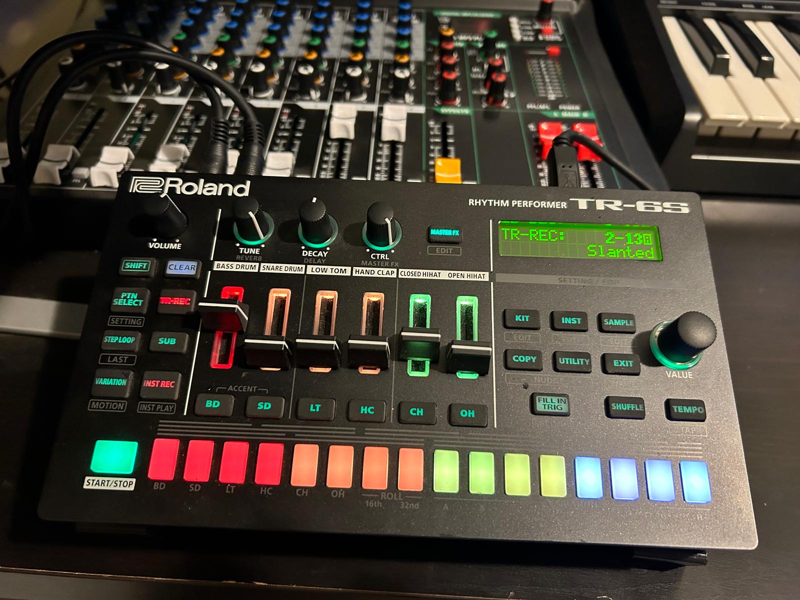 Roland TR-6S Stand