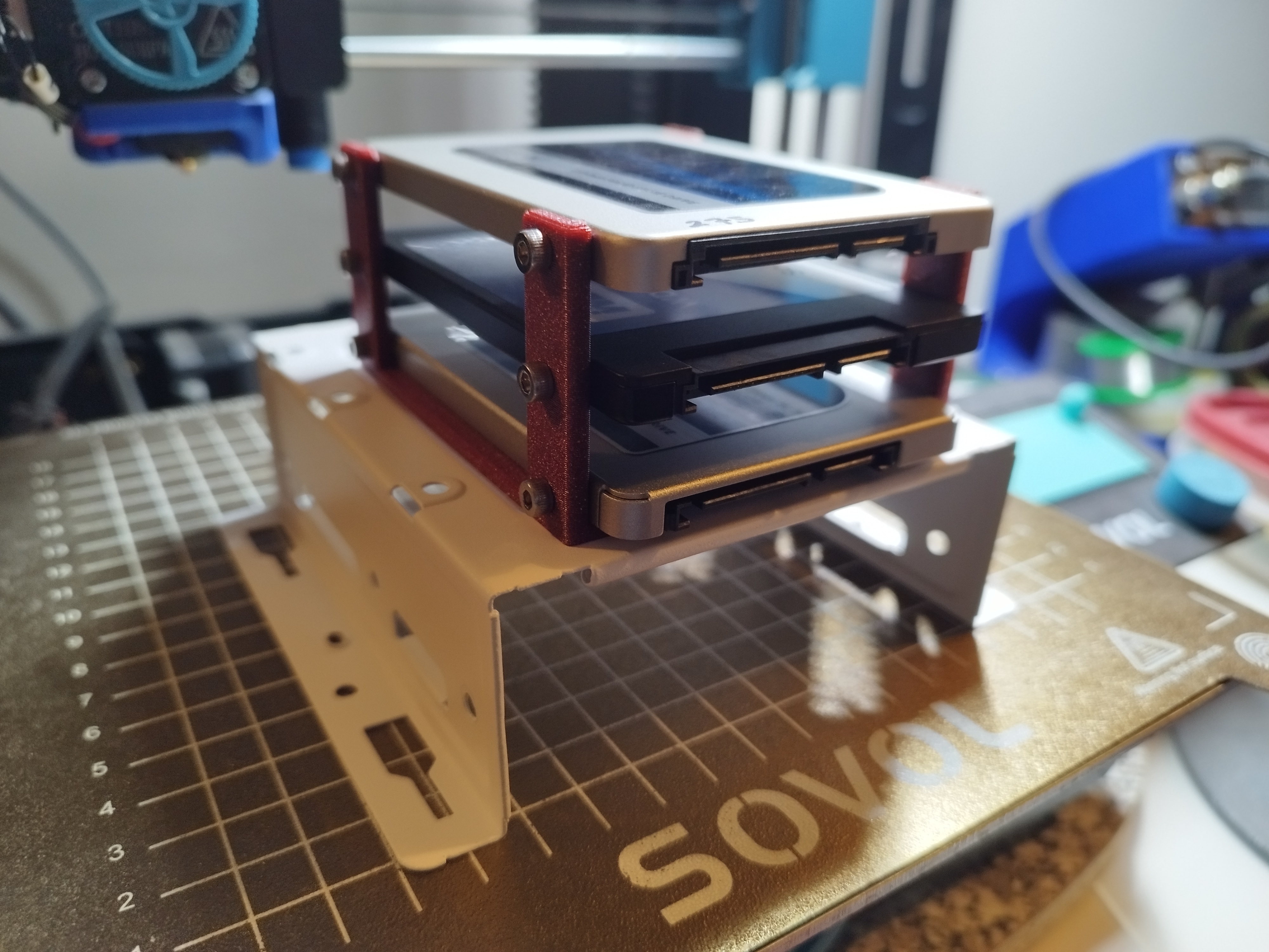 Thermaltake View 270 Plus TG ARGB SSD Rack