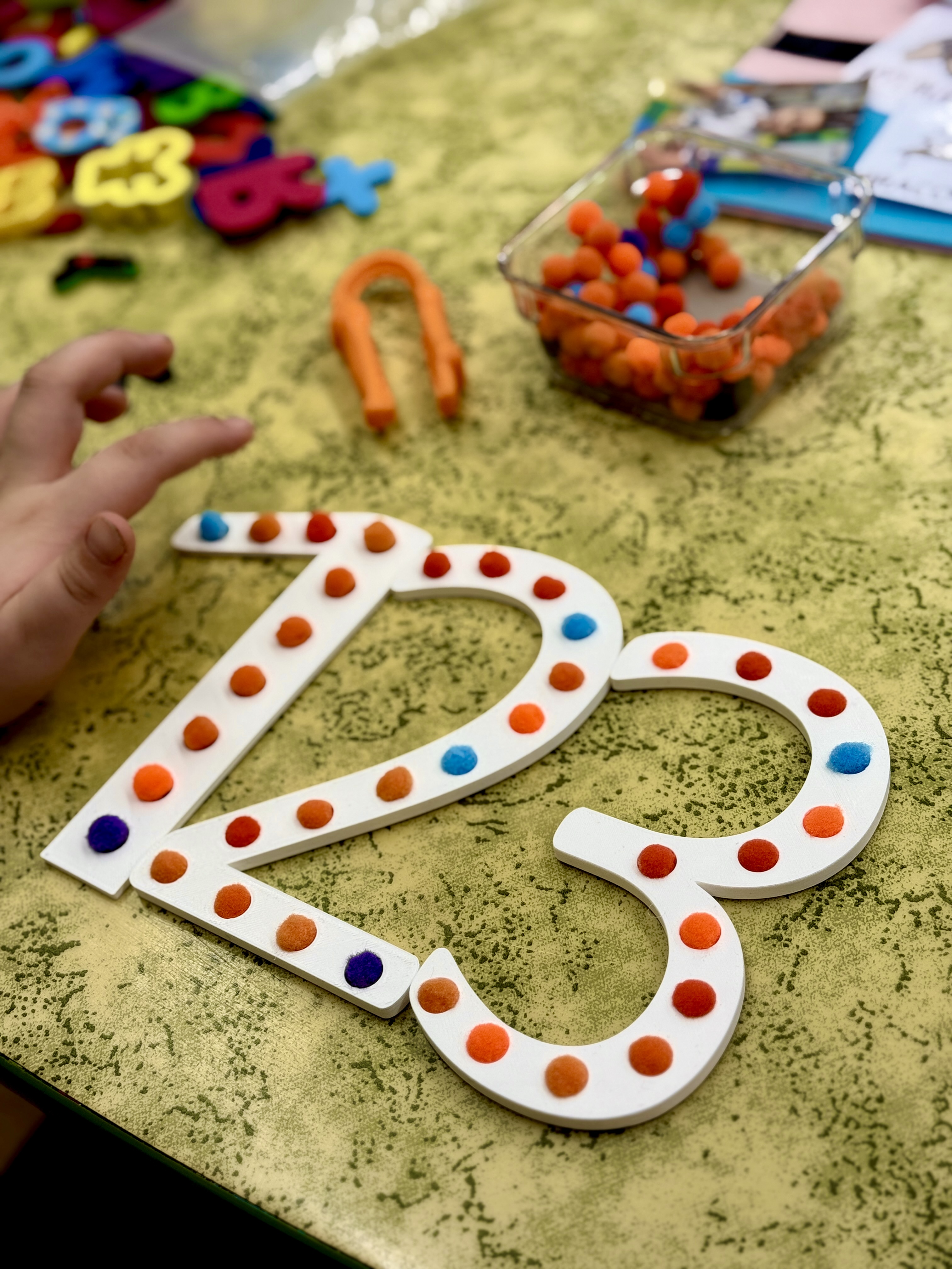 Čísla s dírkami — miniatura 4