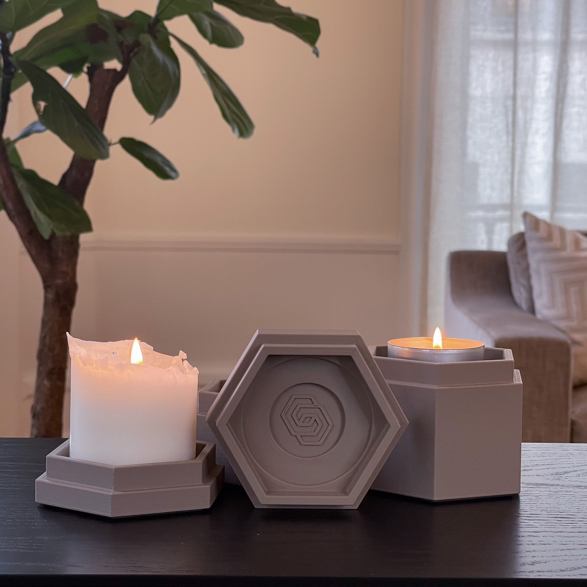 Geneva candle holder