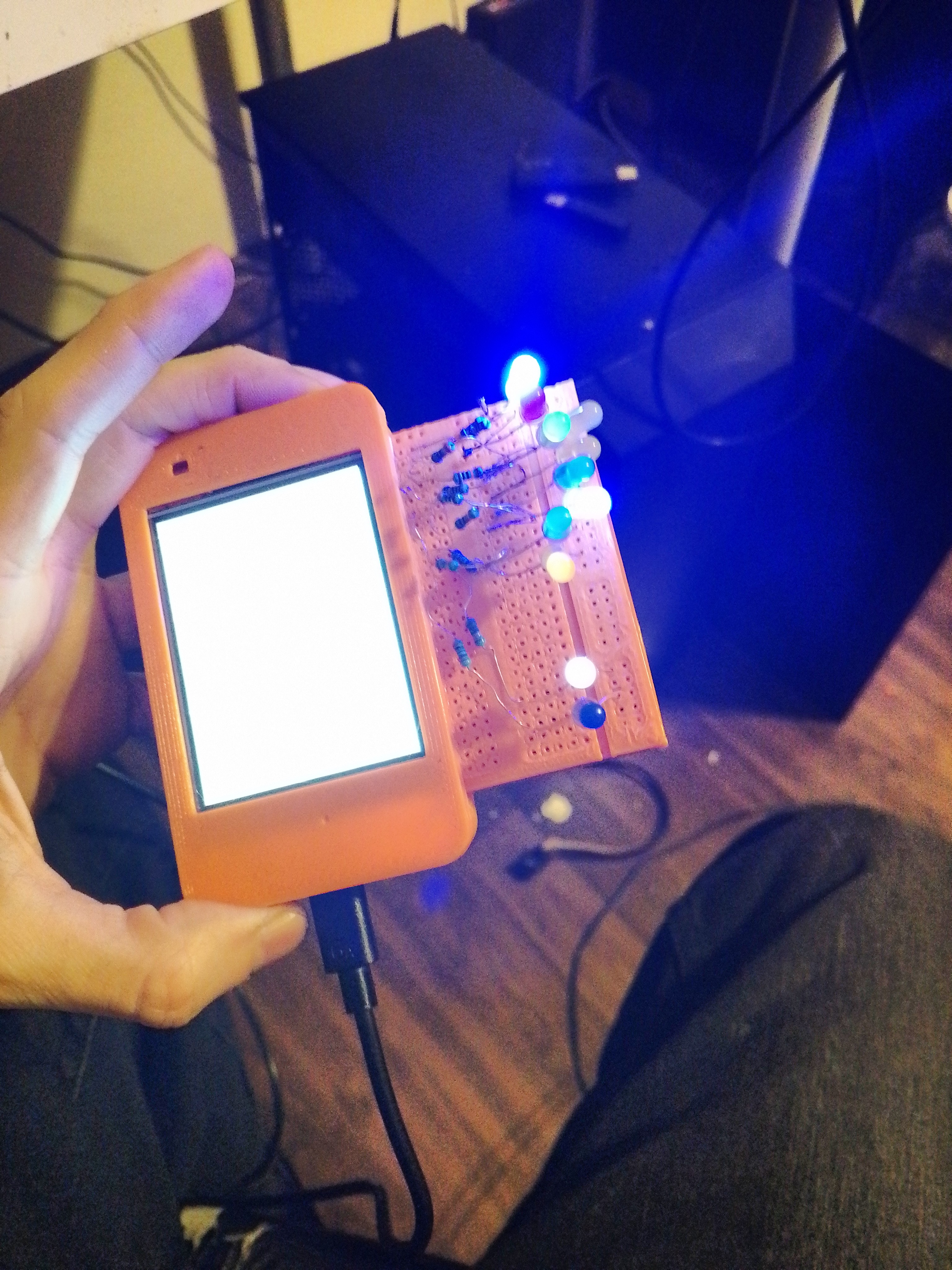 ESP CYD Dev board with breadboard (lazy) — miniatura 4