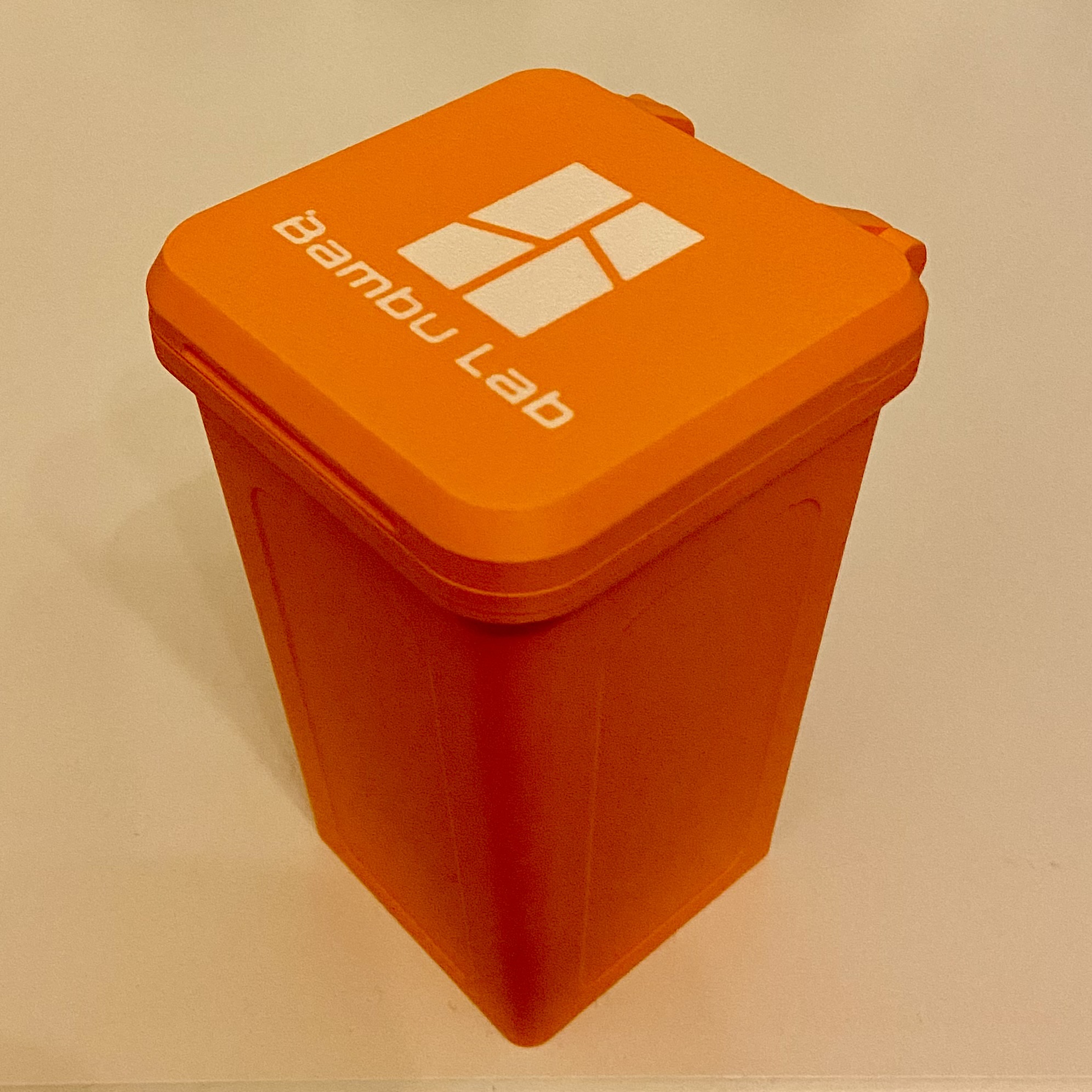 Garbage bin