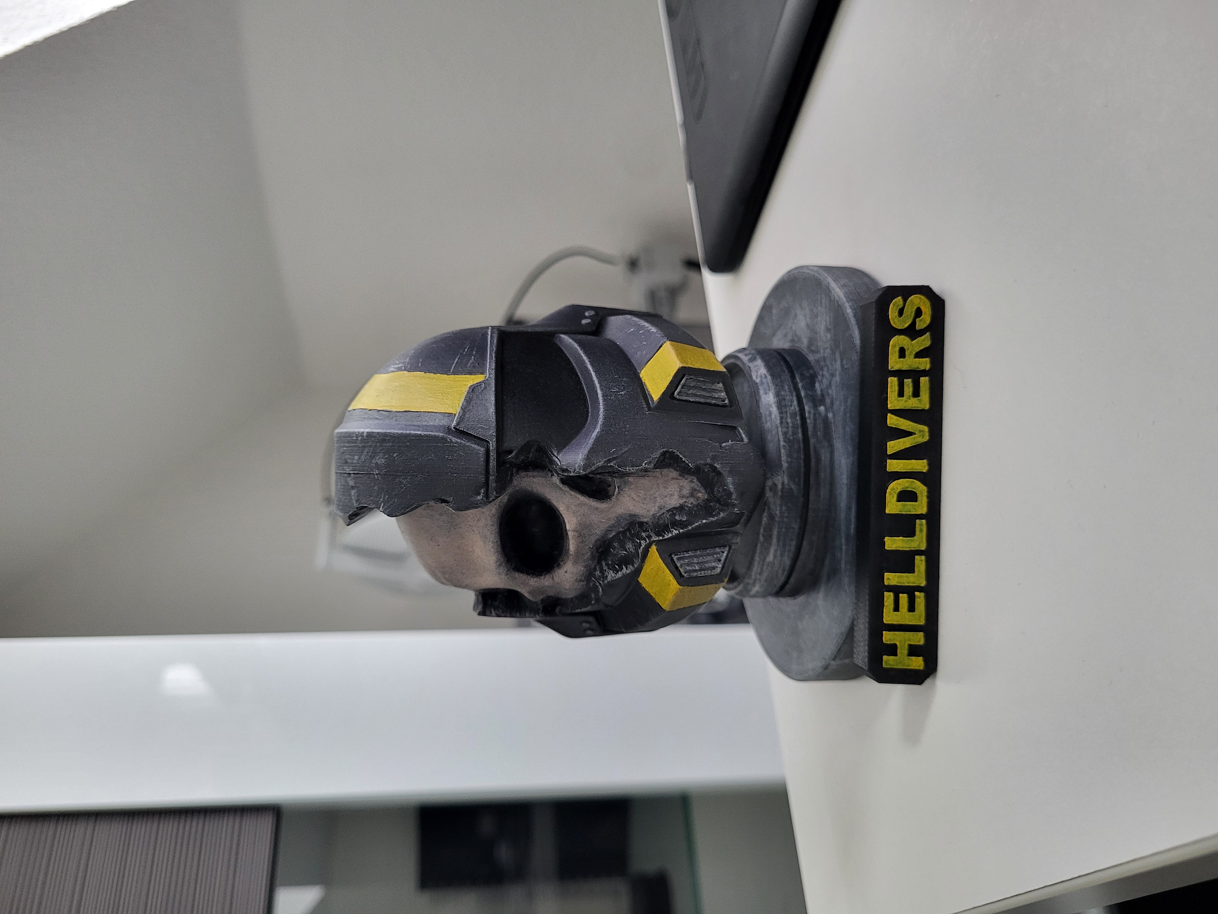 Helldivers Helmet/Skull (display)