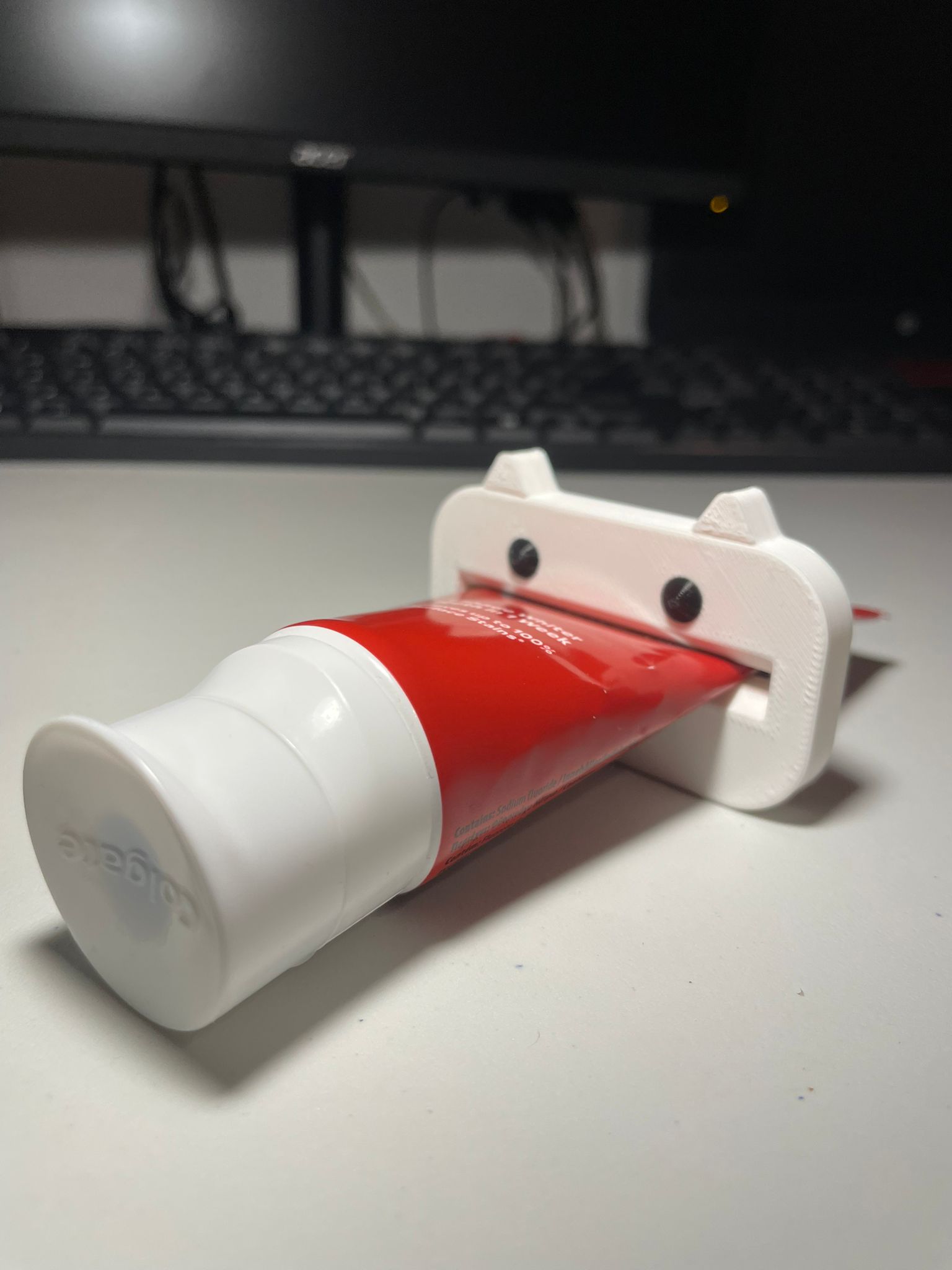 Miniatura 2 do modelo 3D Cute Toothpaste Squeezer