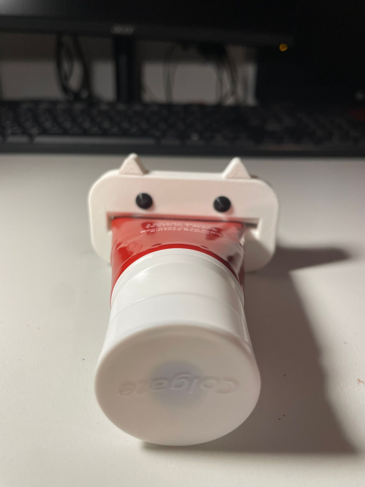 Miniatura 5 do modelo 3D Cute Toothpaste Squeezer