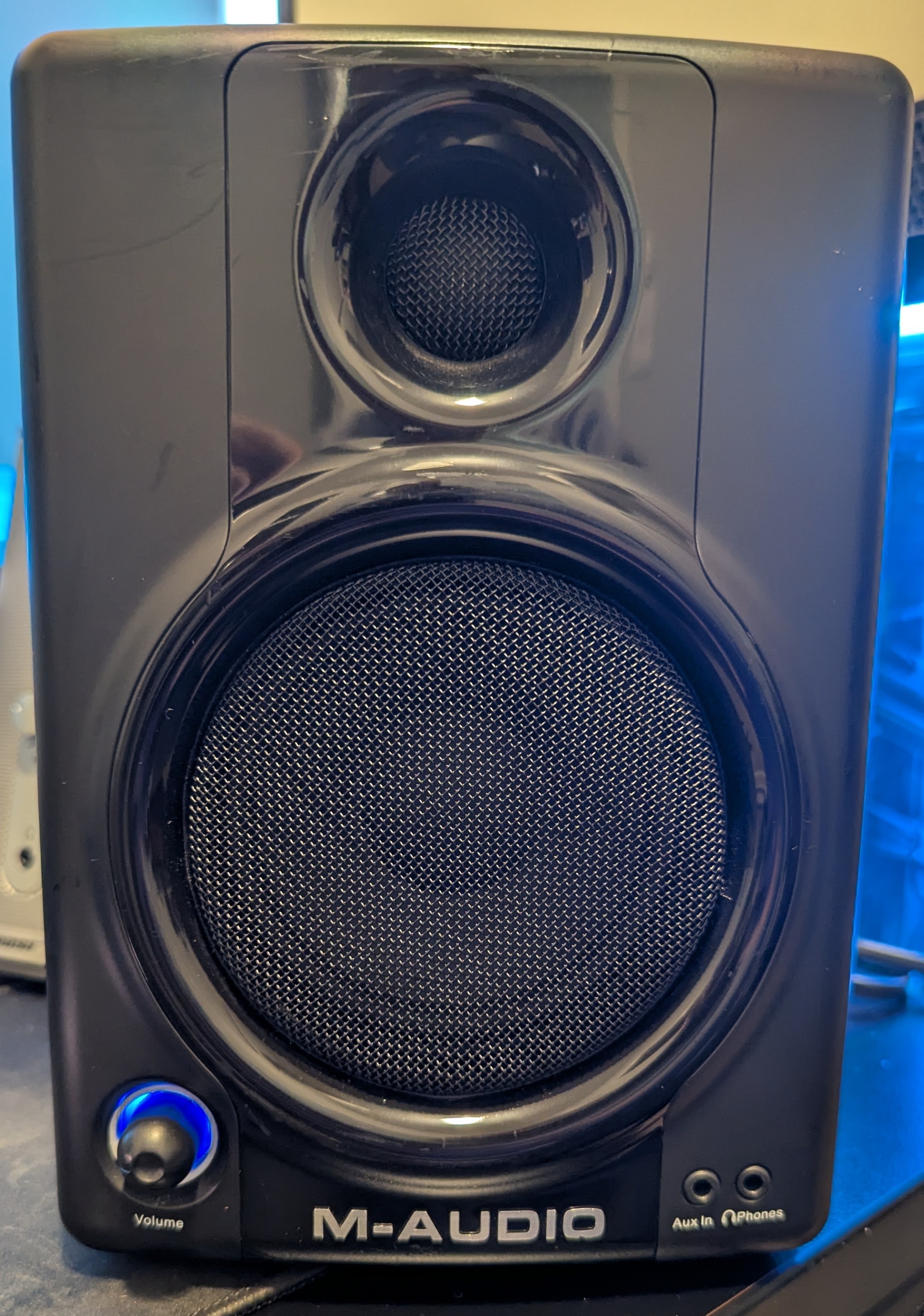 M-Audio AV30/AV40 Volume Knob Holder