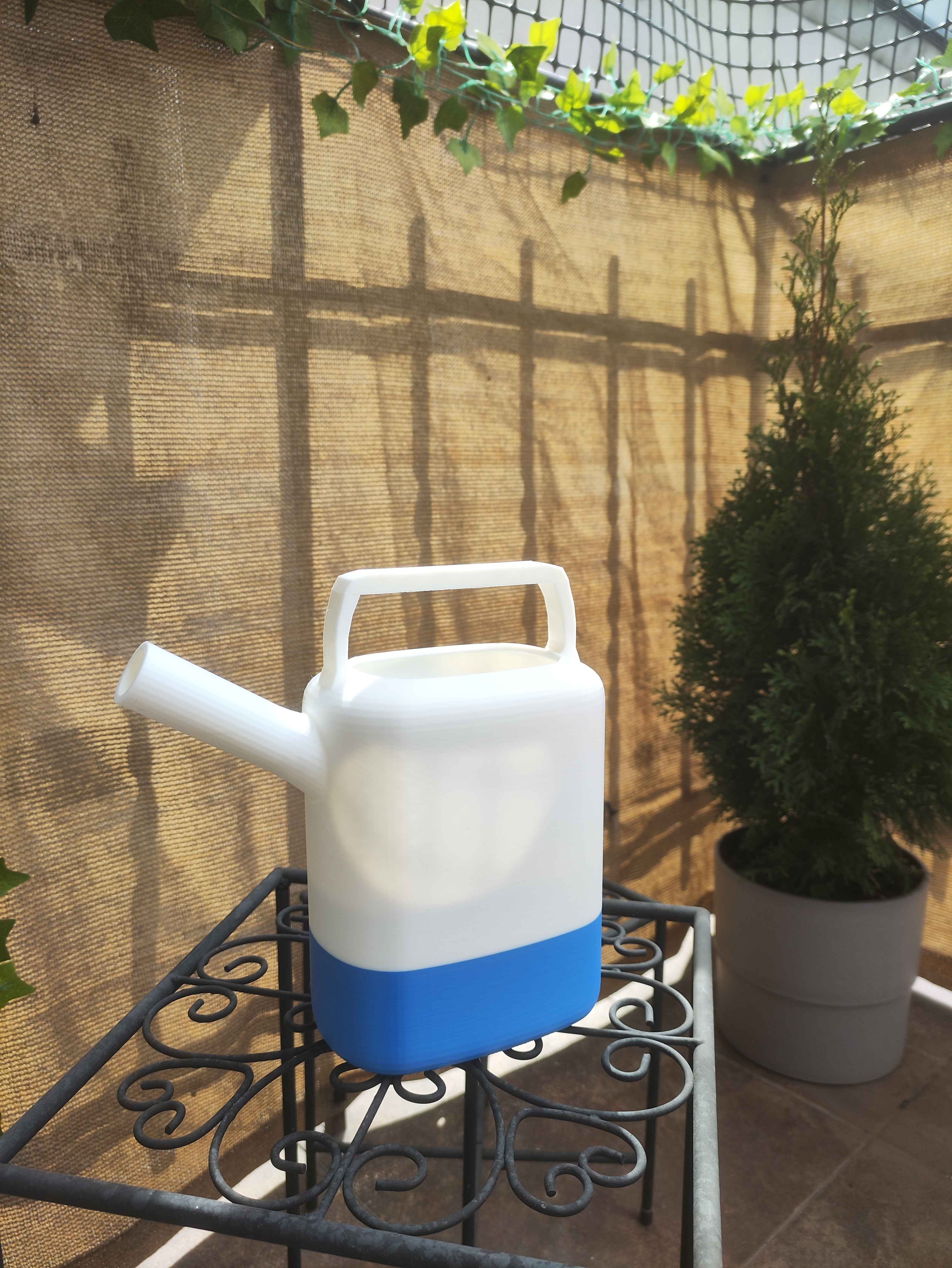 Simple watering can 3D model
