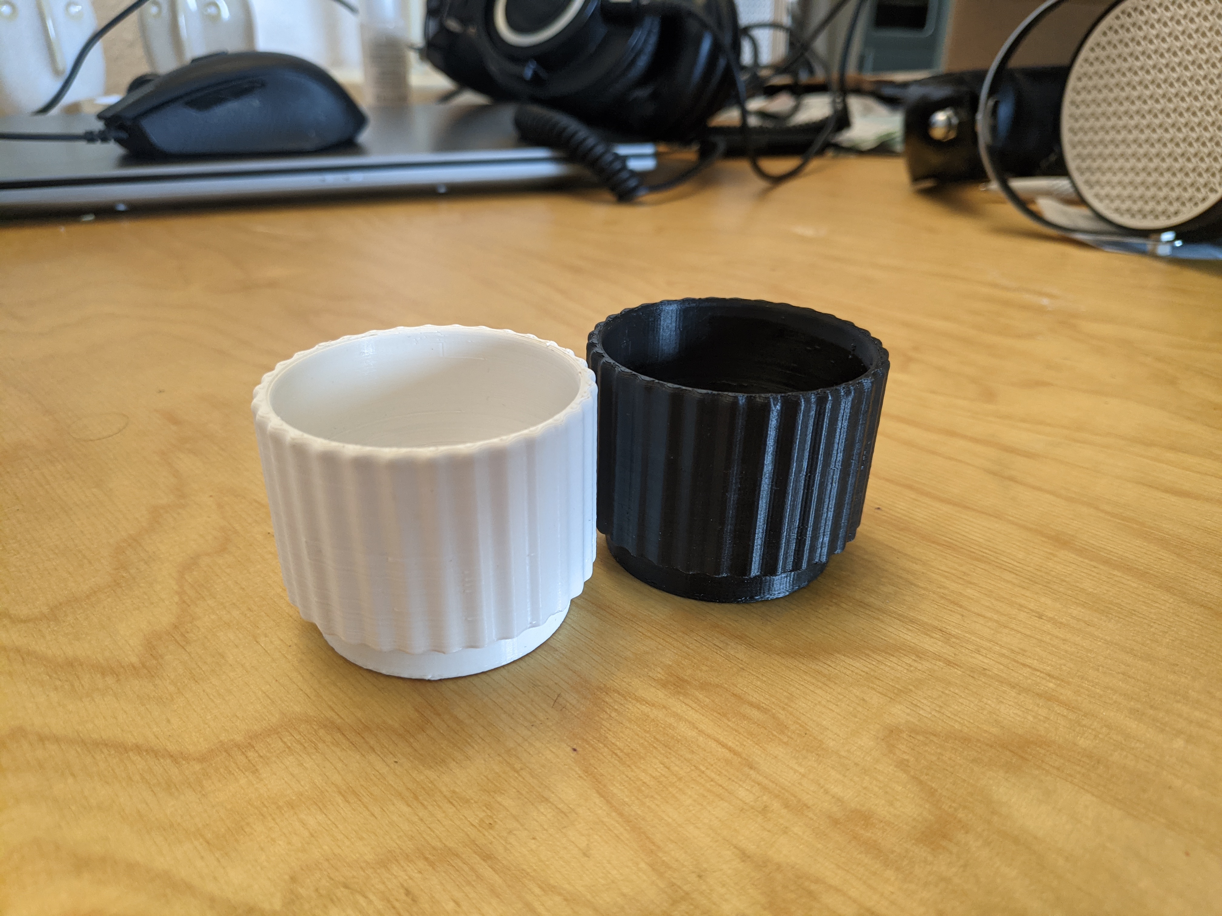 Miniatura 4 do modelo 3D Stackable Egg Cups