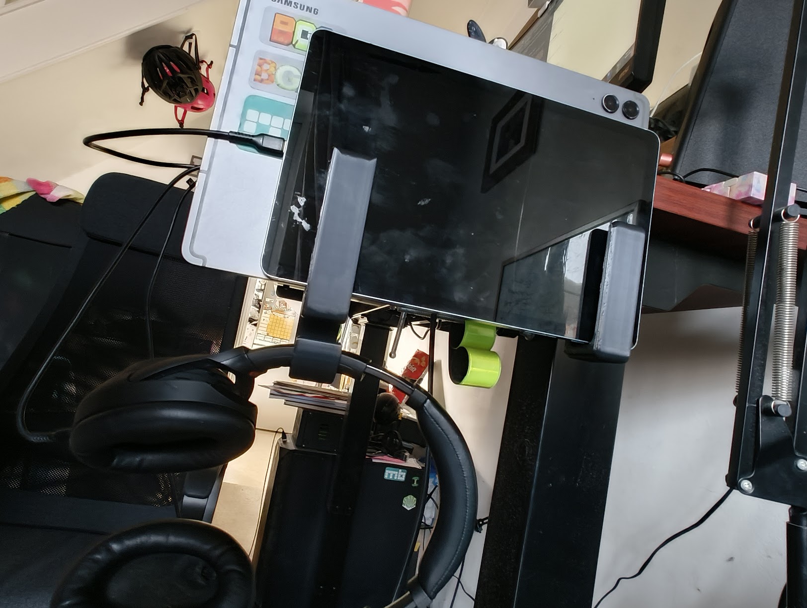 Side Desk Hanger for Tablets and Laptops