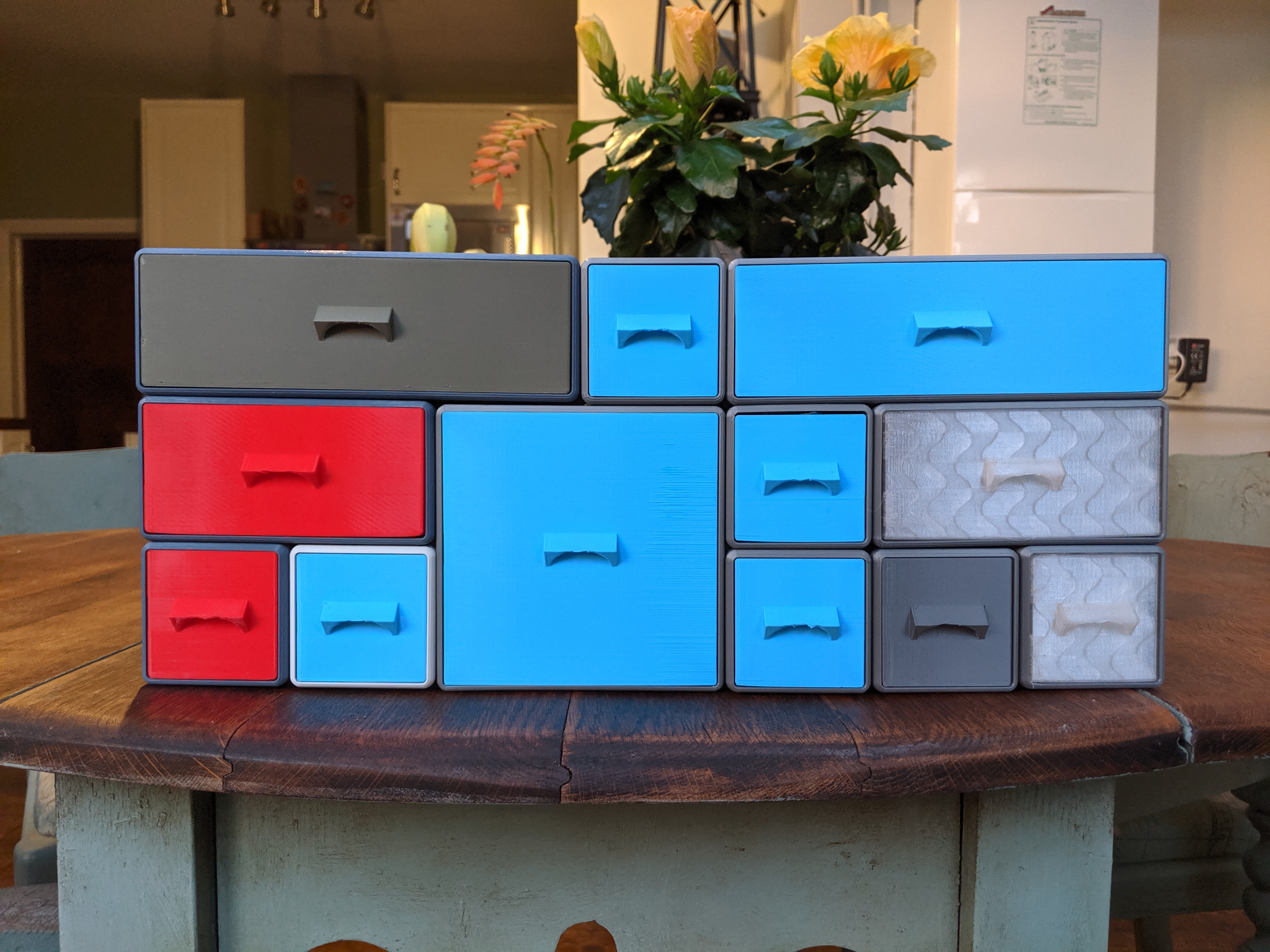 Yet more customizable drawers