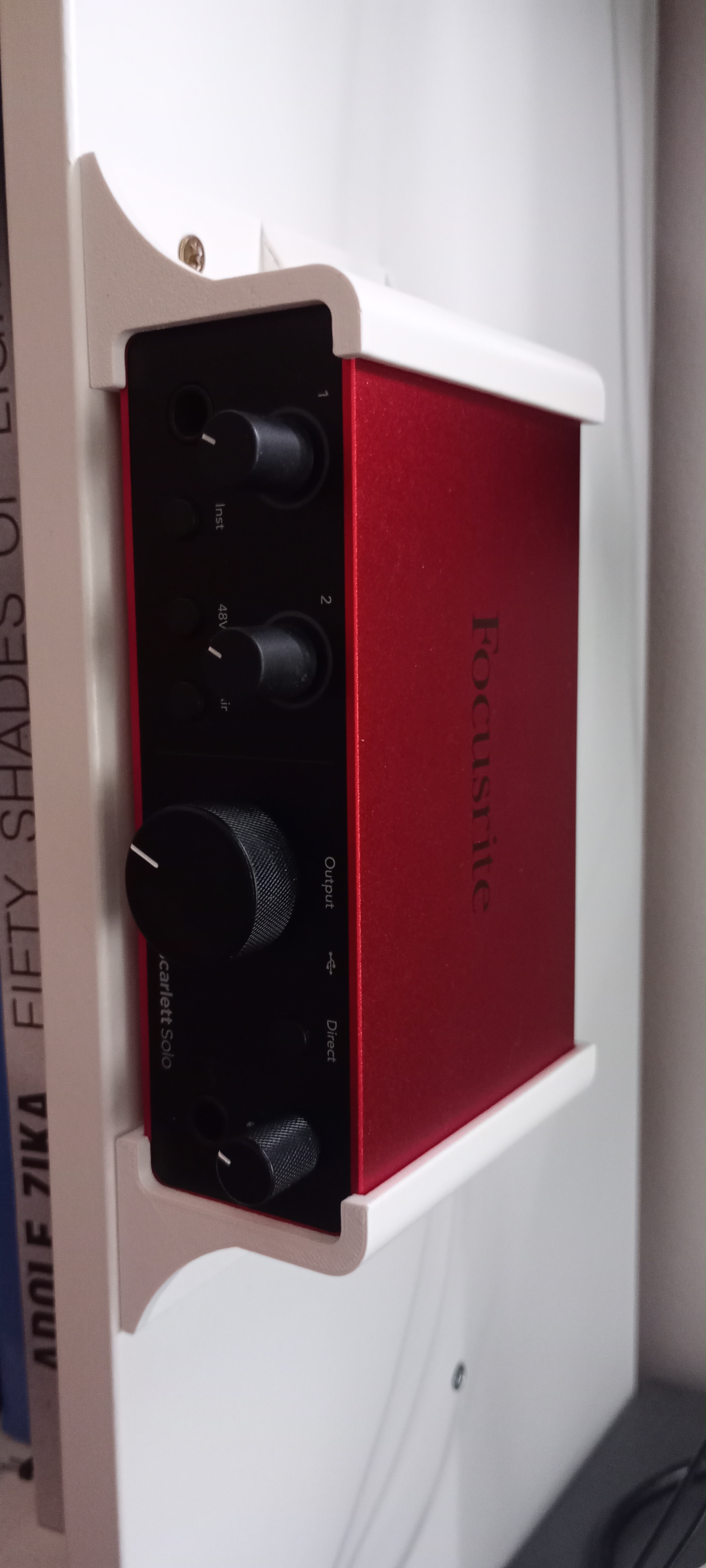 Focusrite Scarlett Solo 4th gen. veritcal mount