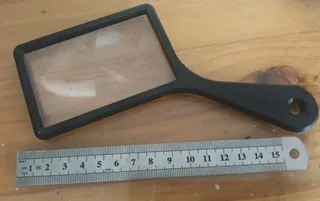 Fresnel magnifier lens frame & handle